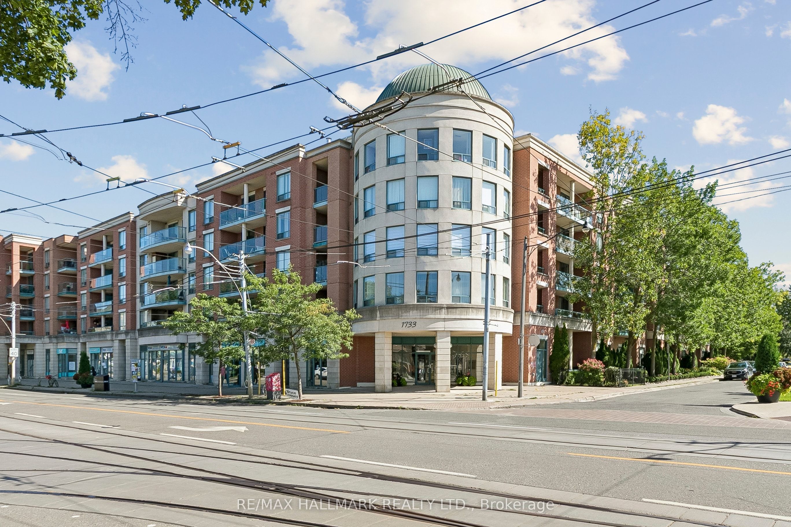 1733 Queen Street E 418 Property Photo 1