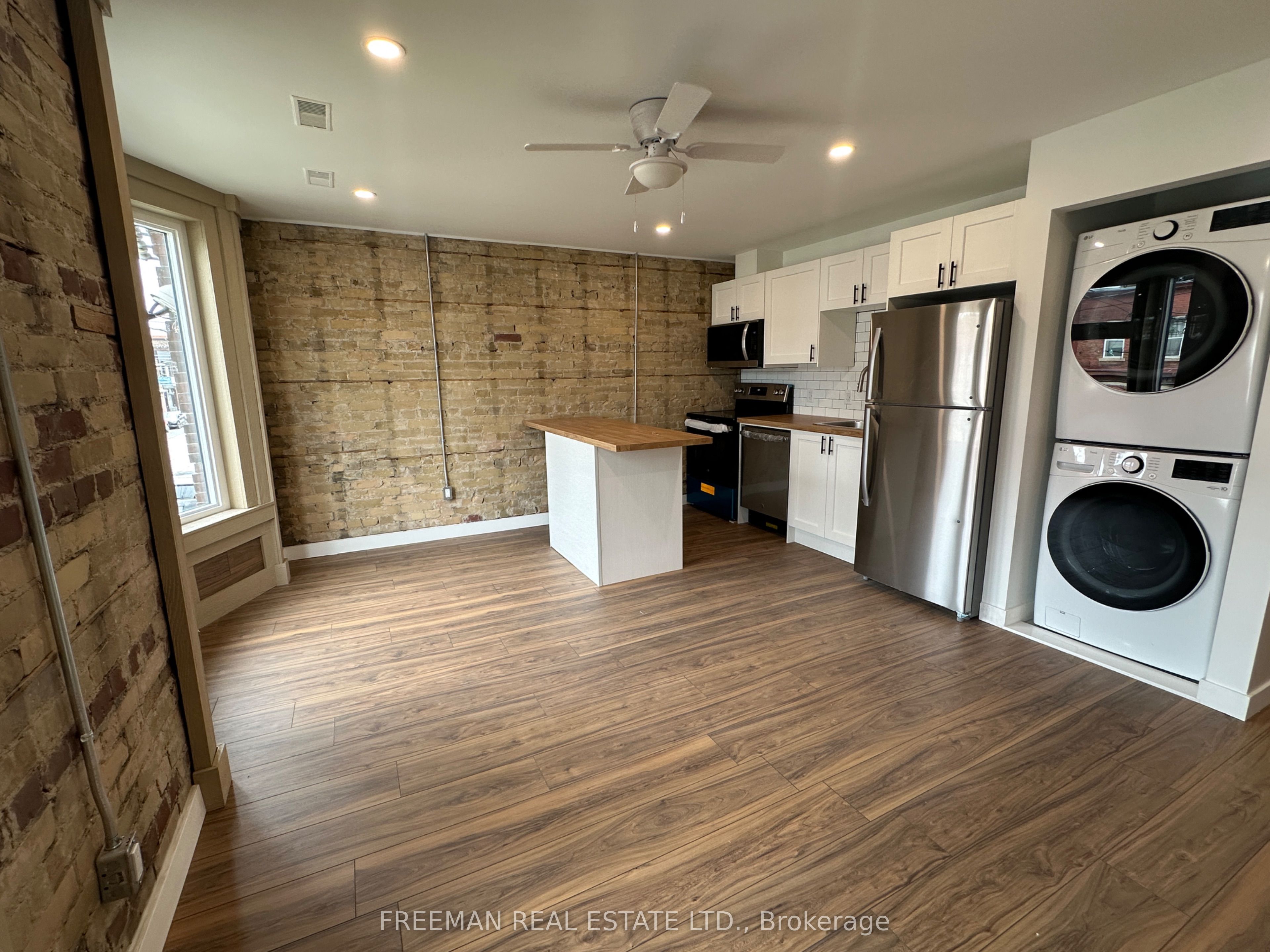 1029 Gerrard Street 2nd Floor Property Photo 3