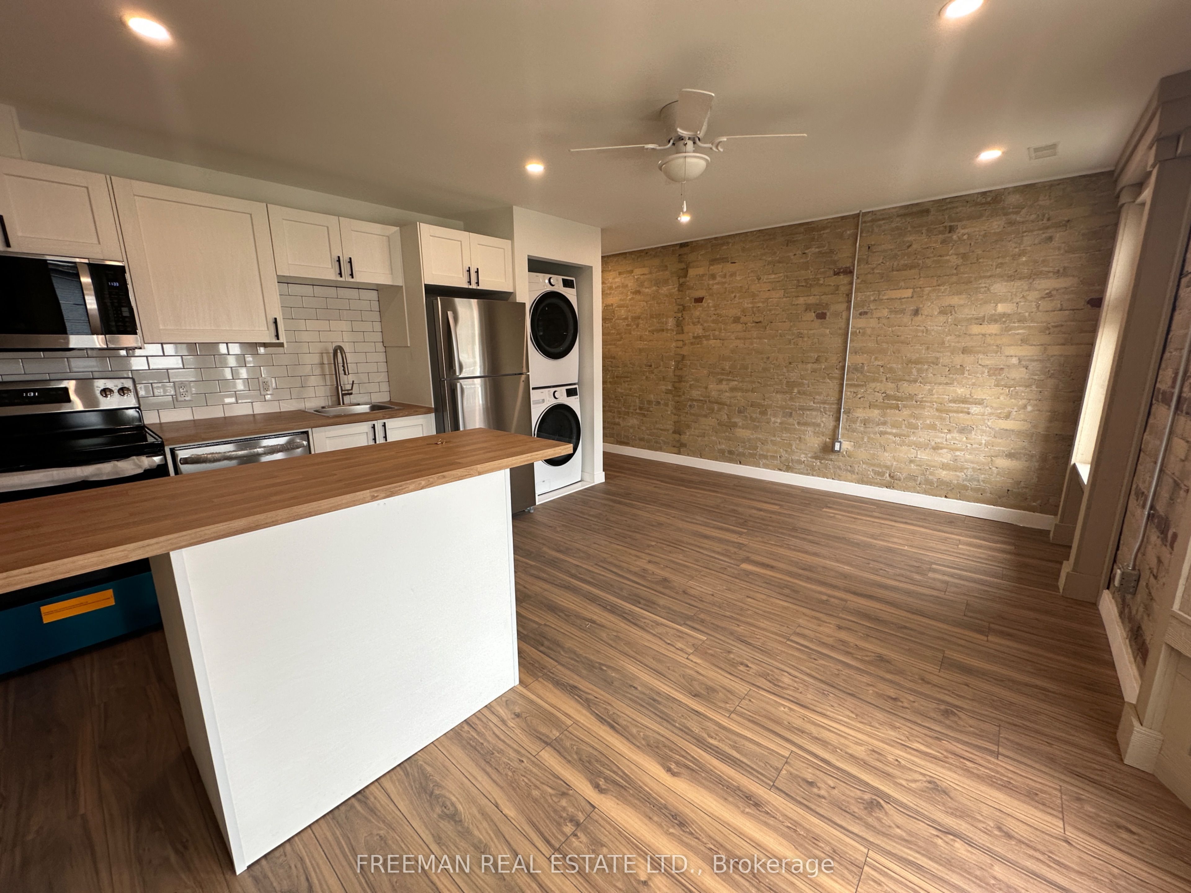 1029 Gerrard Street 2nd Floor Property Photo 5