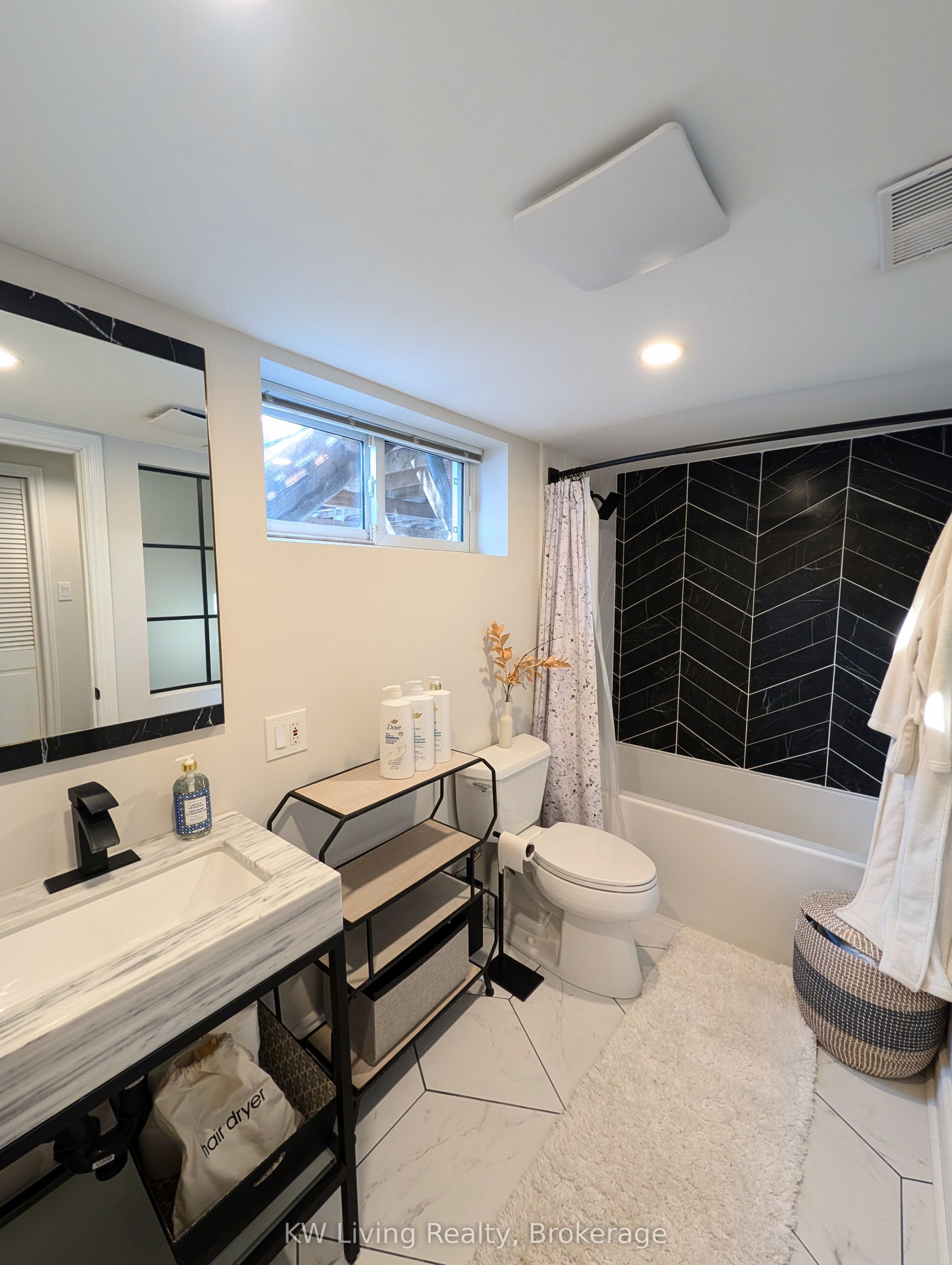 12 Munford Crescent Property Photo 23