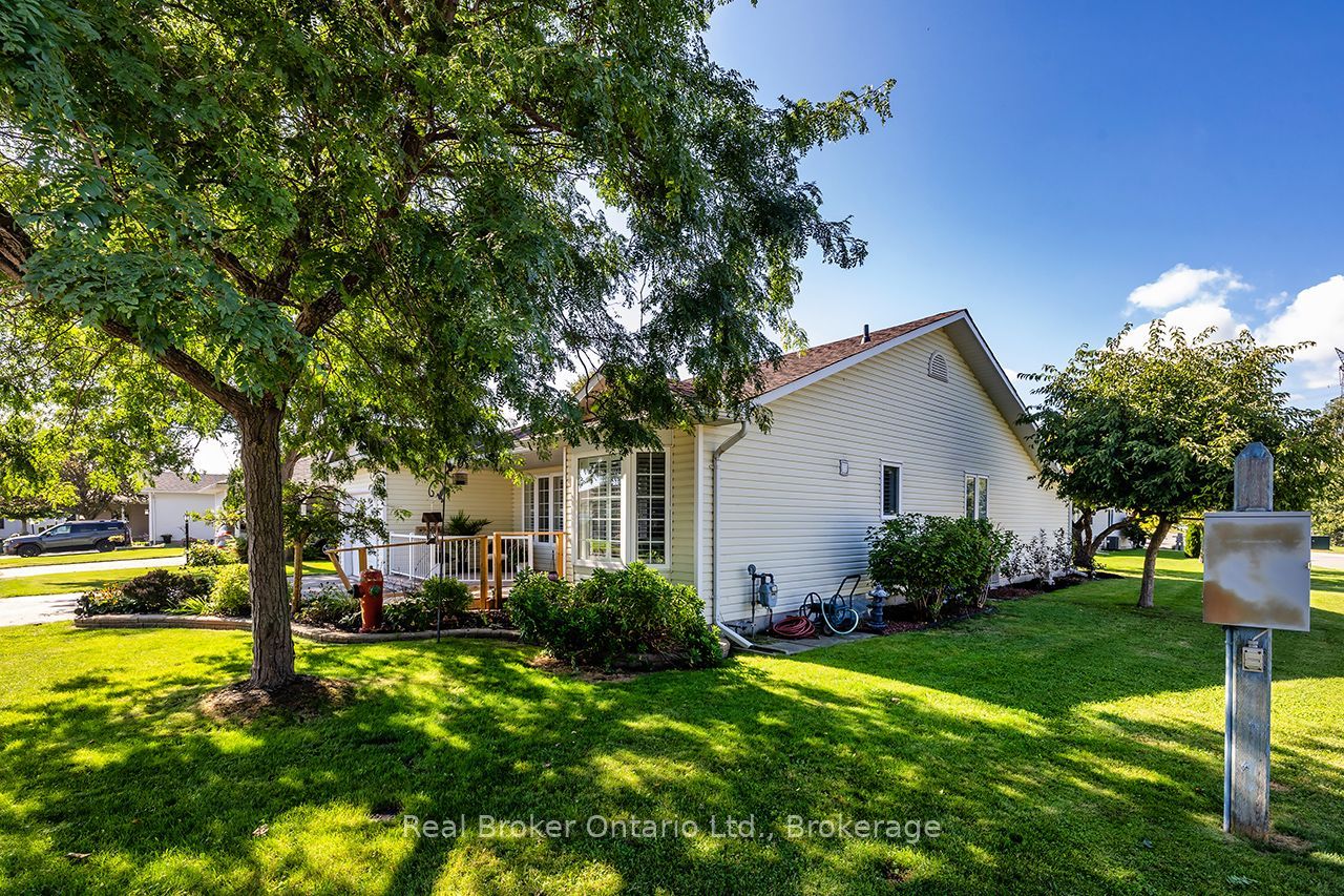 4 Birch Tree Lane Property Photo 2