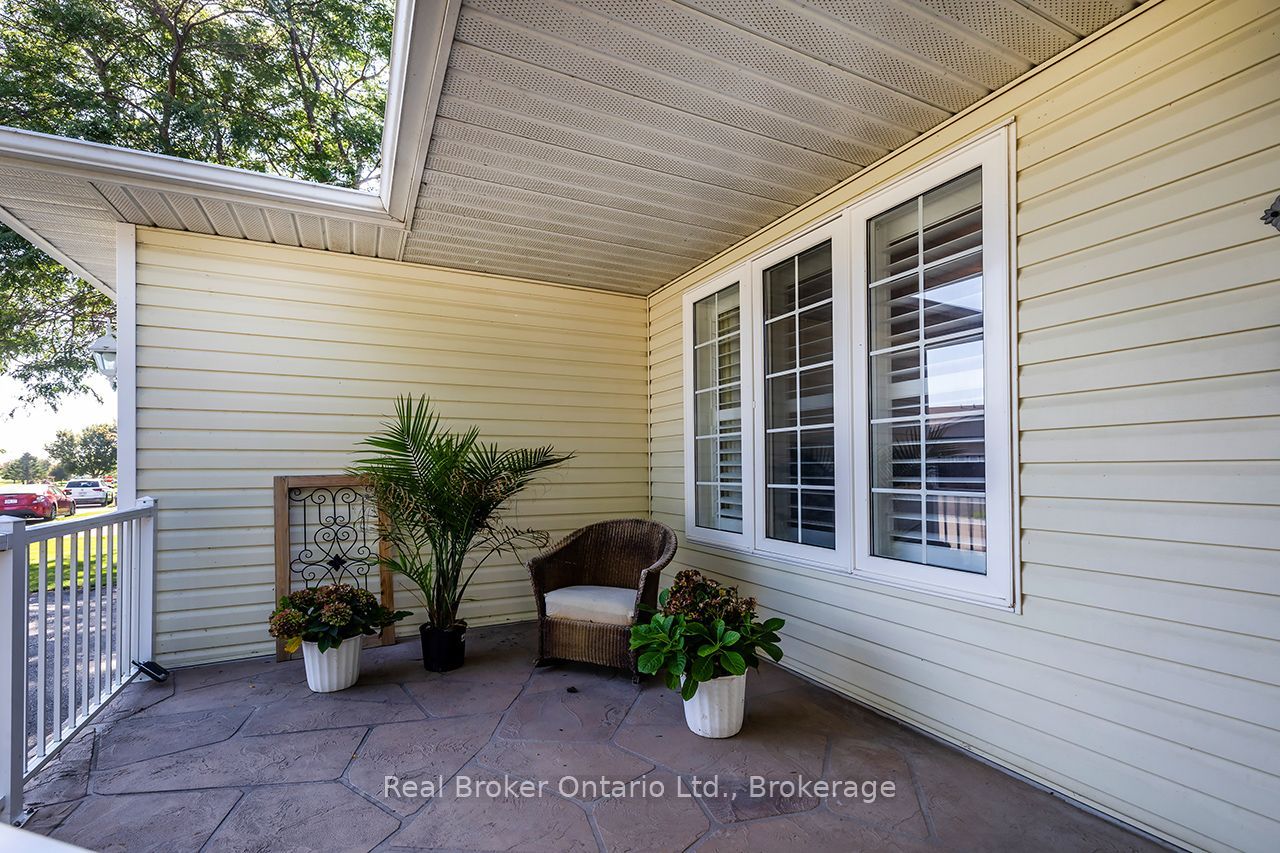 4 Birch Tree Lane Property Photo 3
