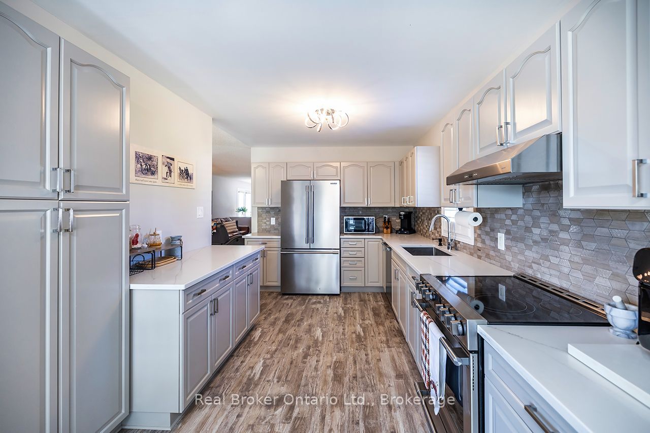4 Birch Tree Lane Property Photo 5