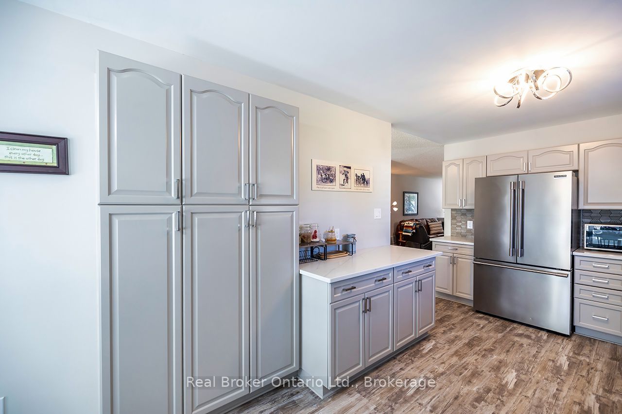4 Birch Tree Lane Property Photo 6