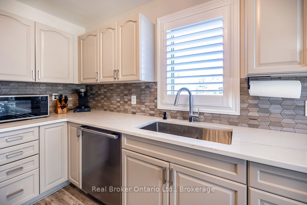 4 Birch Tree Lane Property Photo 8