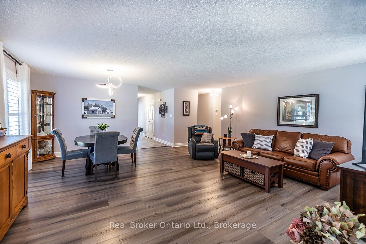 4 Birch Tree Lane Property Photo 14