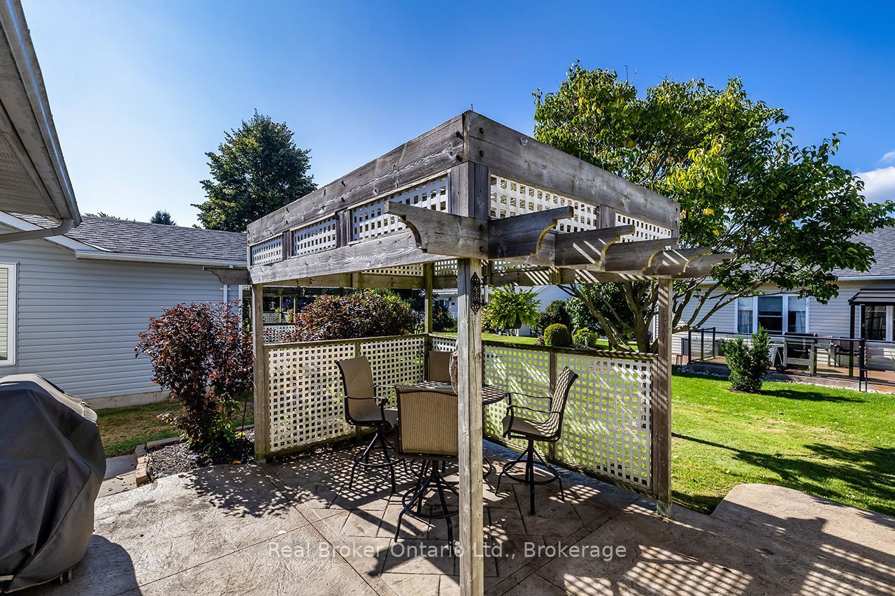 4 Birch Tree Lane Property Photo 41