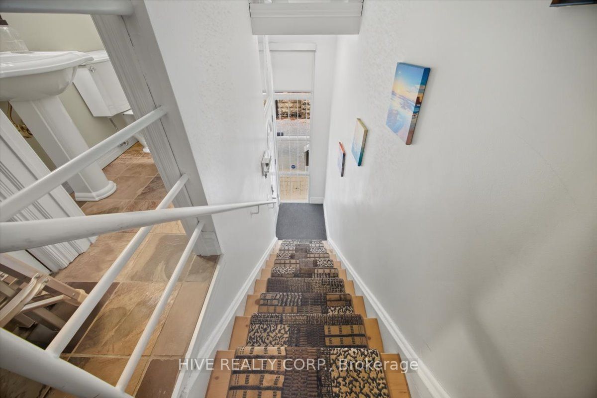 957 Broadview Avenue D Property Photo 5