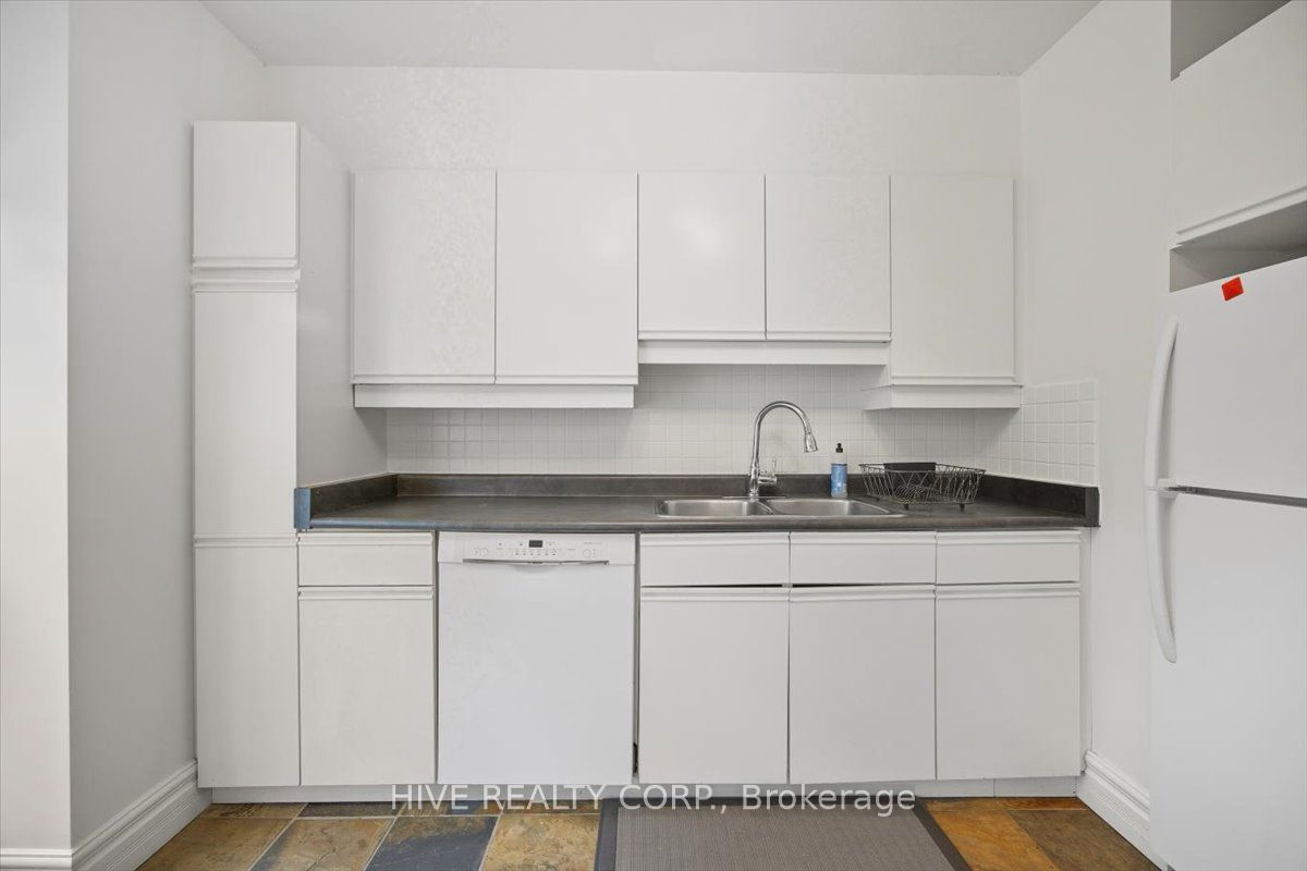 957 Broadview Avenue D Property Photo 14