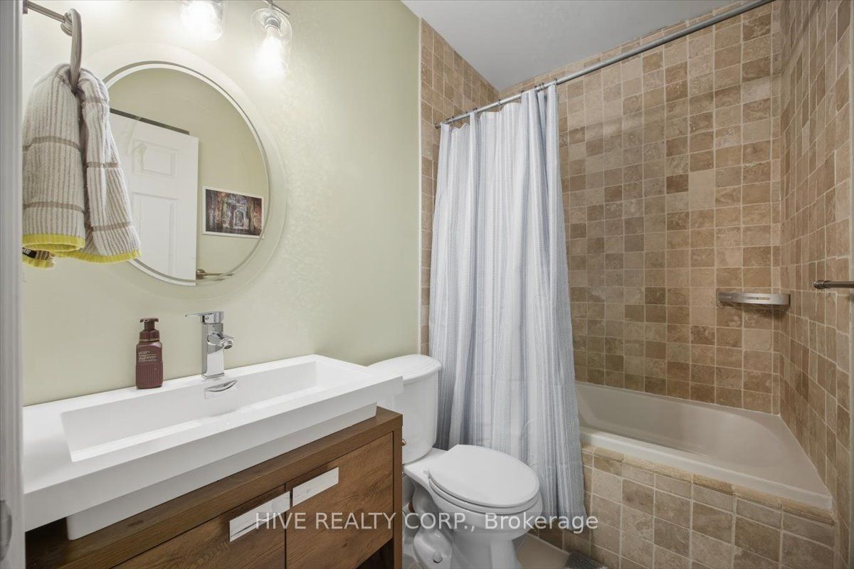 957 Broadview Avenue D Property Photo 15