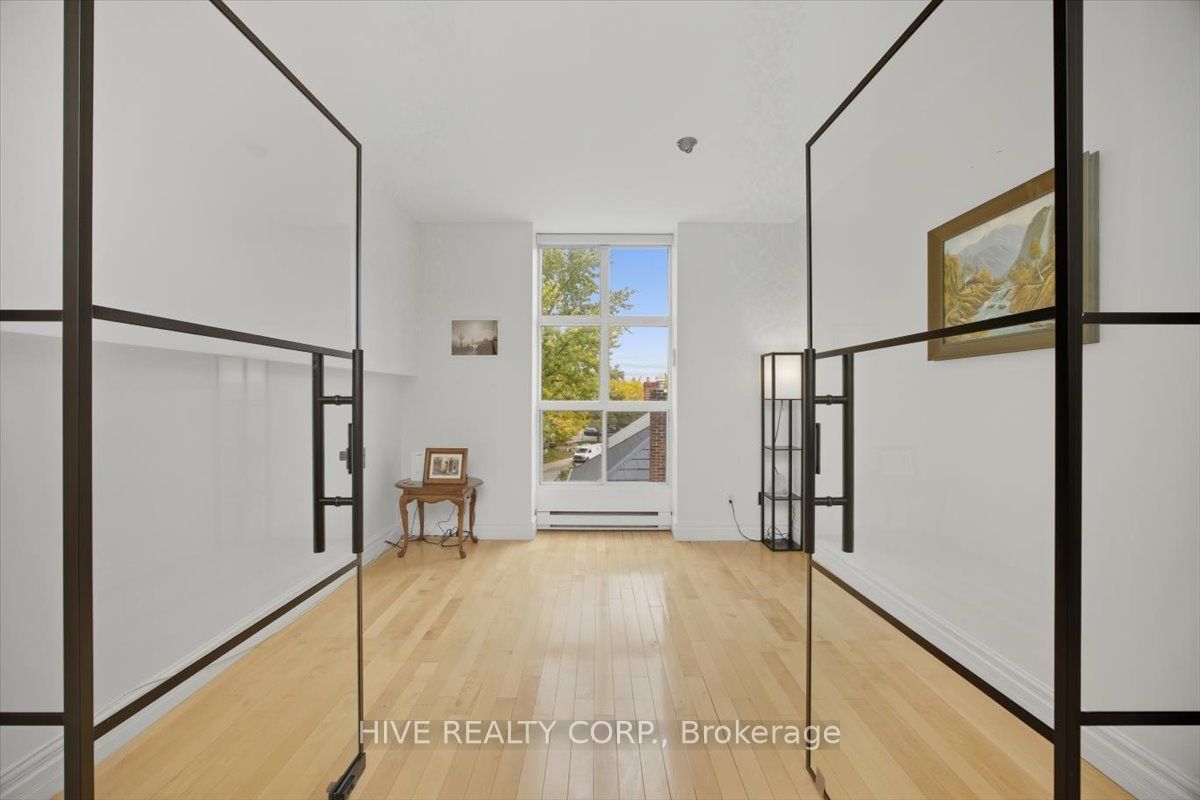 957 Broadview Avenue D Property Photo 17