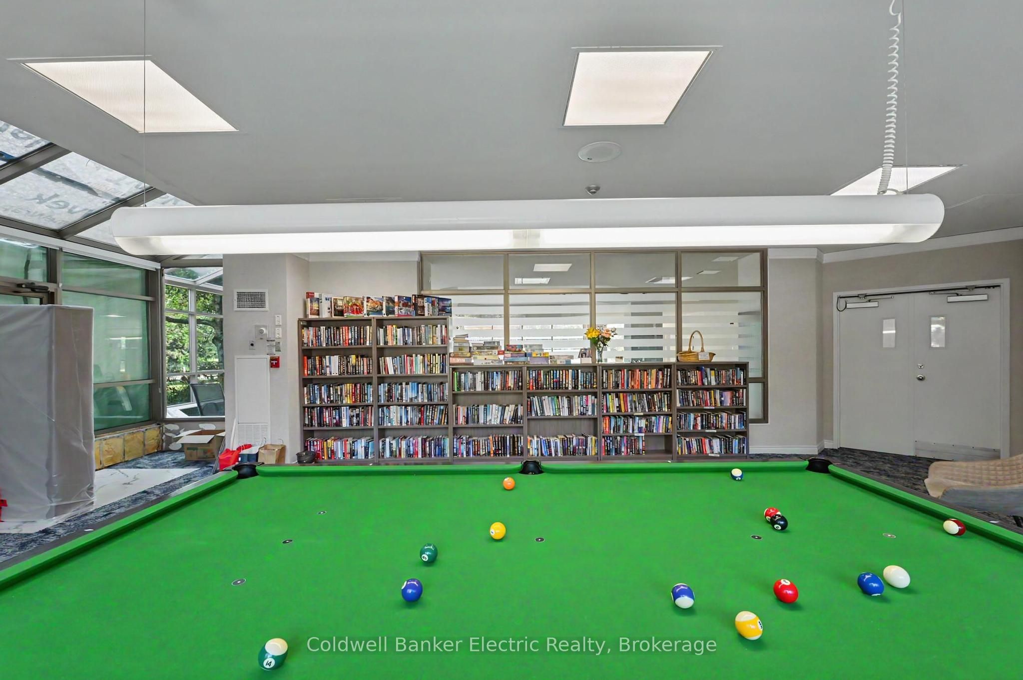 712 Rossland Road E 1011 Property Photo 18