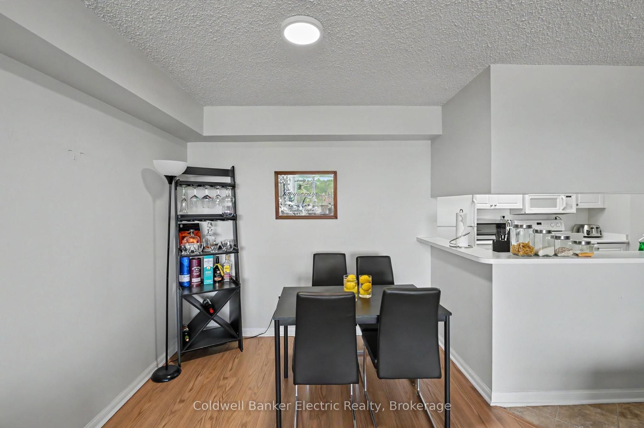 712 Rossland Road E 1011 Property Photo 30