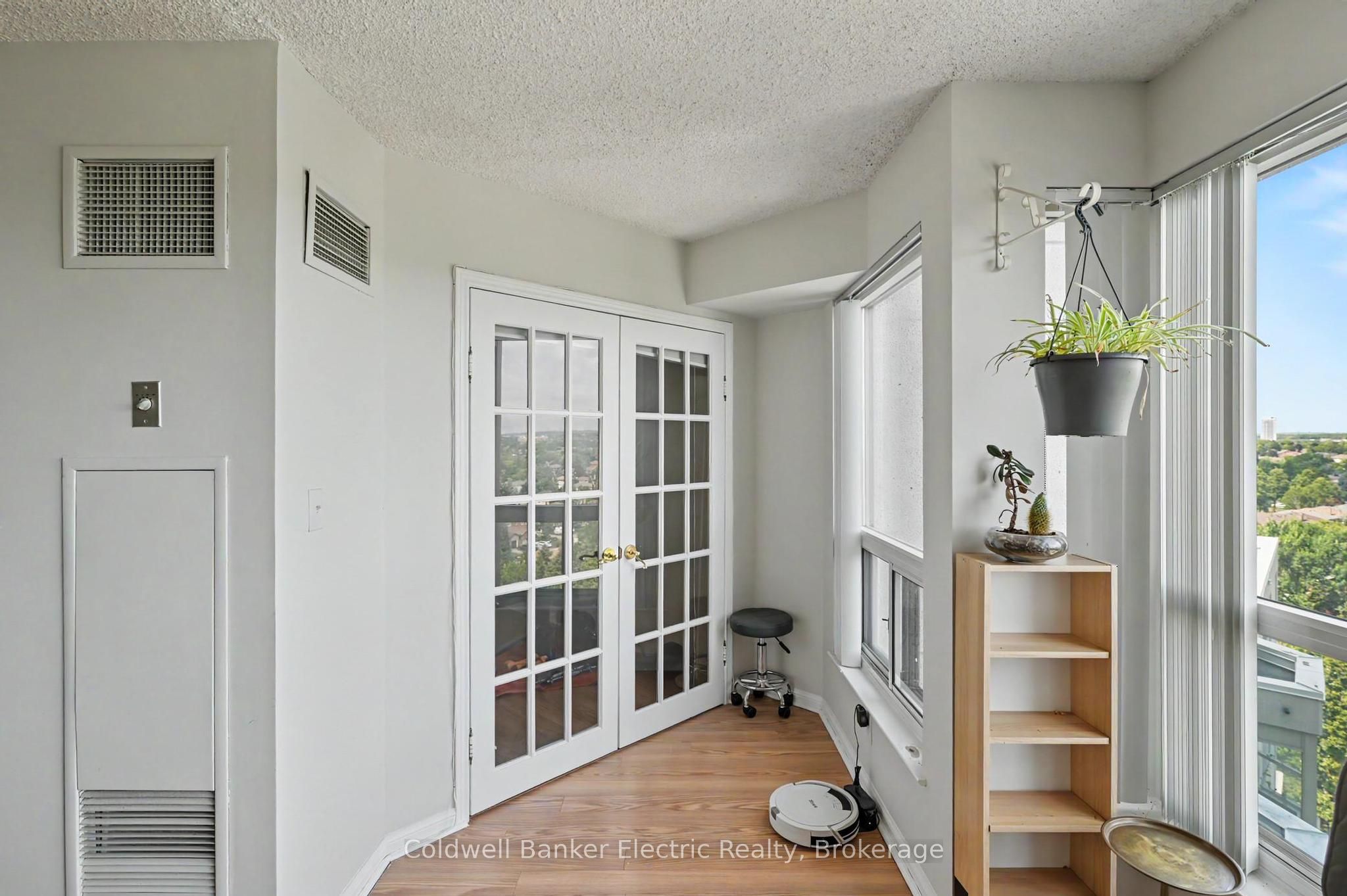 712 Rossland Road E 1011 Property Photo 35