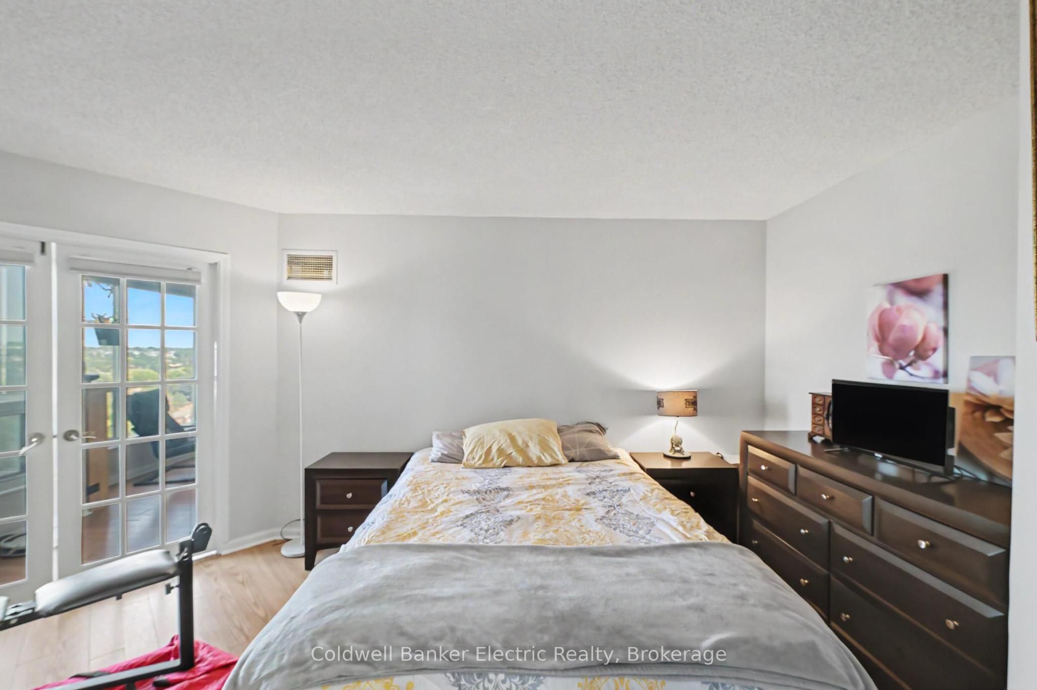 712 Rossland Road E 1011 Property Photo 37