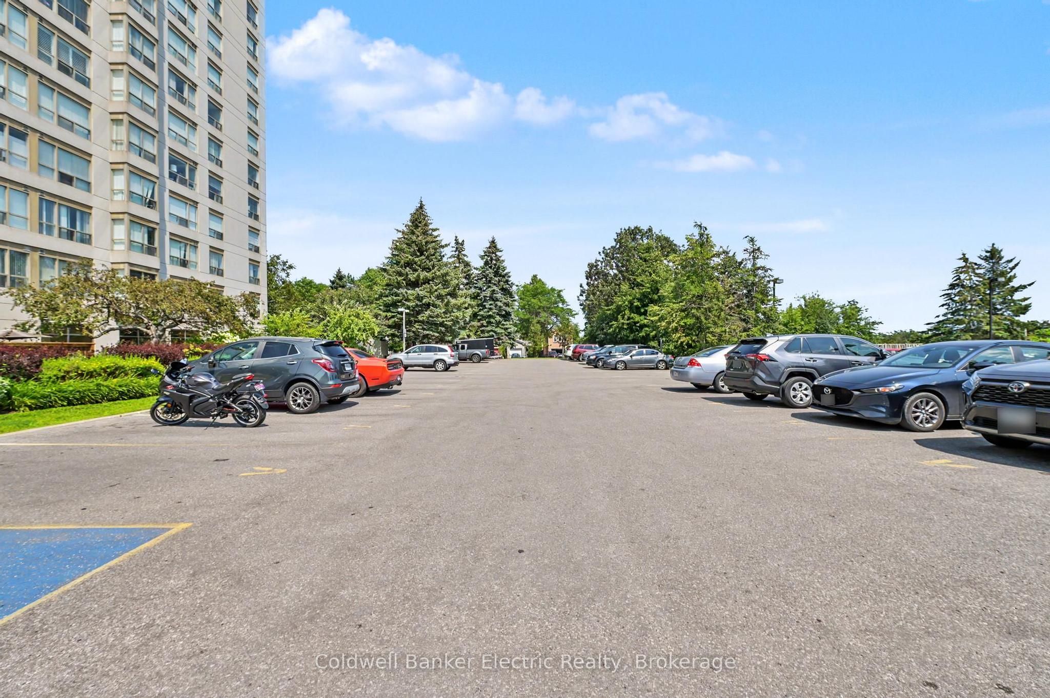 712 Rossland Road E 1011 Property Photo 46