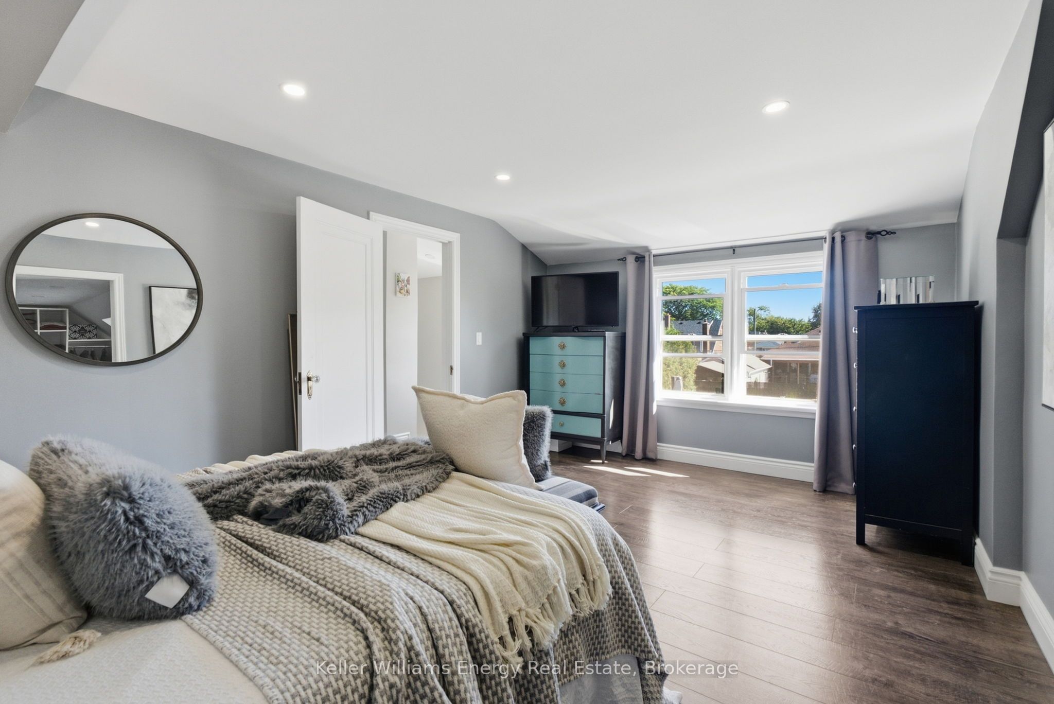 107 Sutherland Avenue Property Photo 18