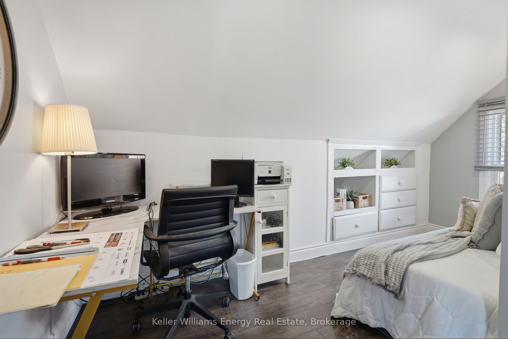 107 Sutherland Avenue Property Photo 23