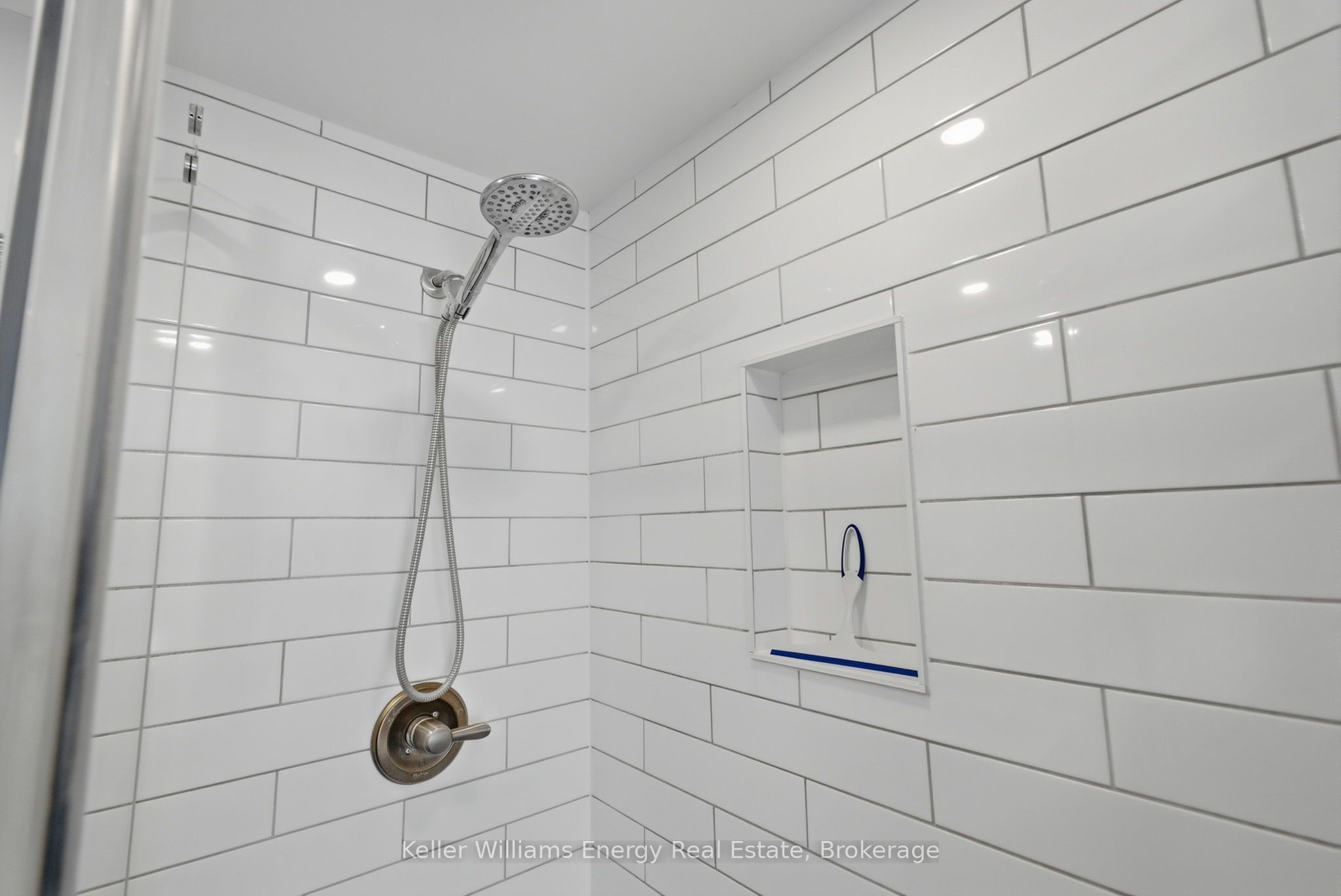 107 Sutherland Avenue Property Photo 26