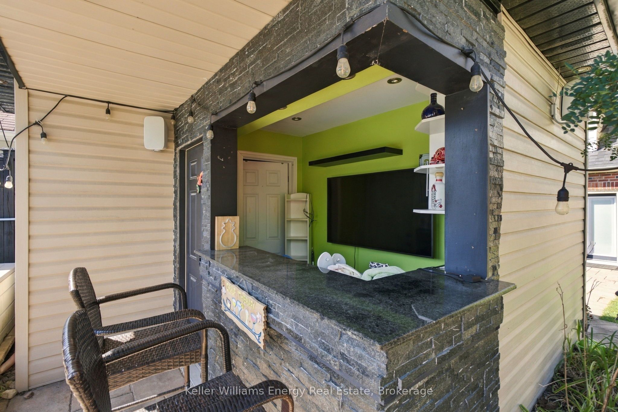 107 Sutherland Avenue Property Photo 41
