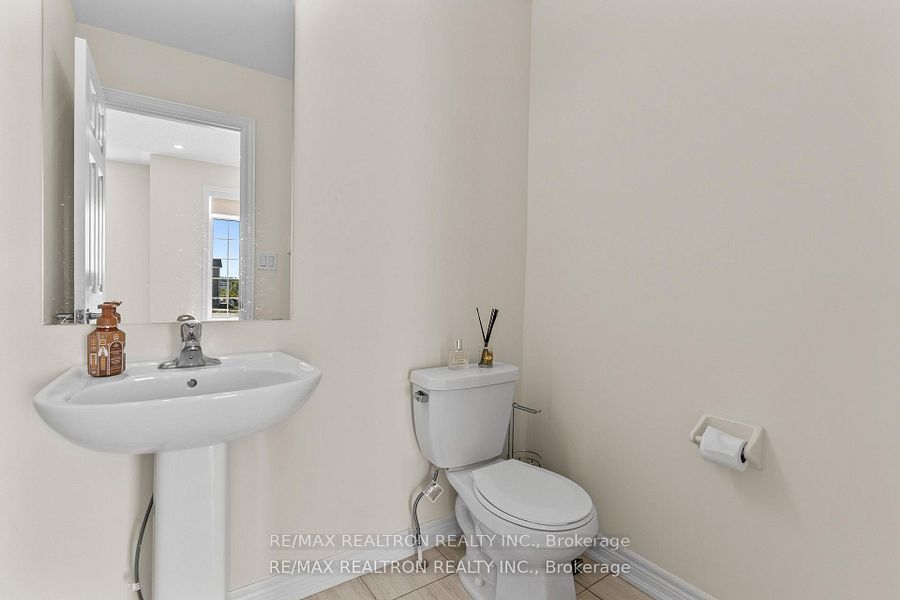 988 Grosbeak Trail Property Photo 15