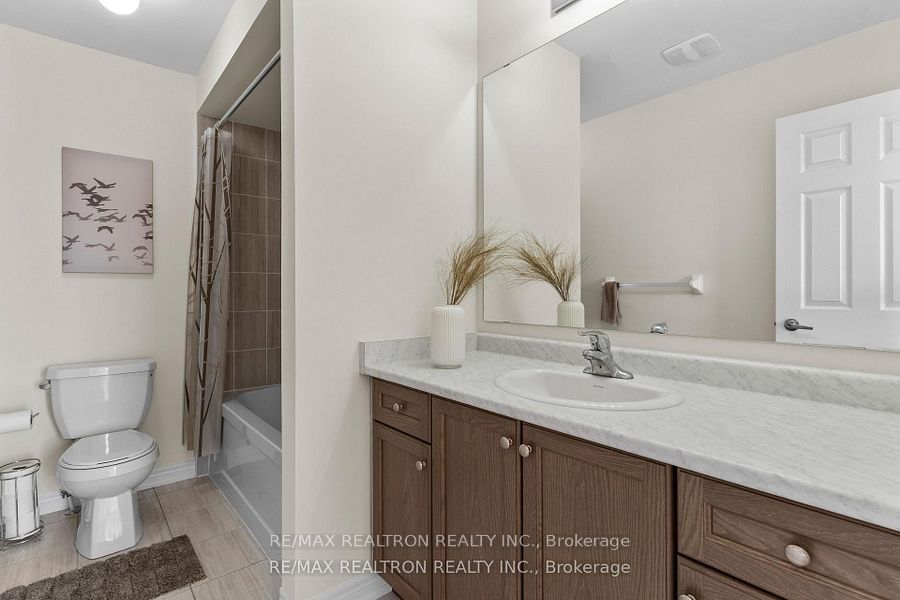 988 Grosbeak Trail Property Photo 21