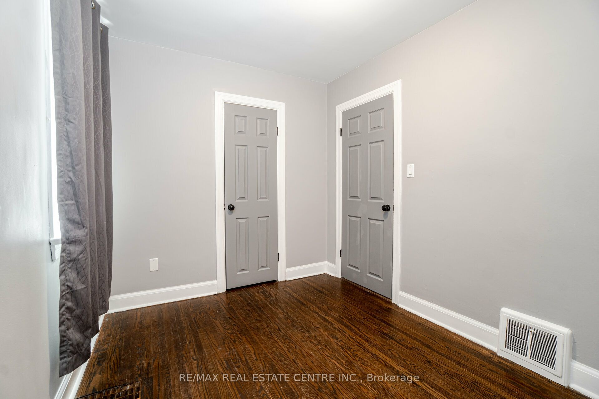 102 Wilson Road S Upper Level Property Photo 21