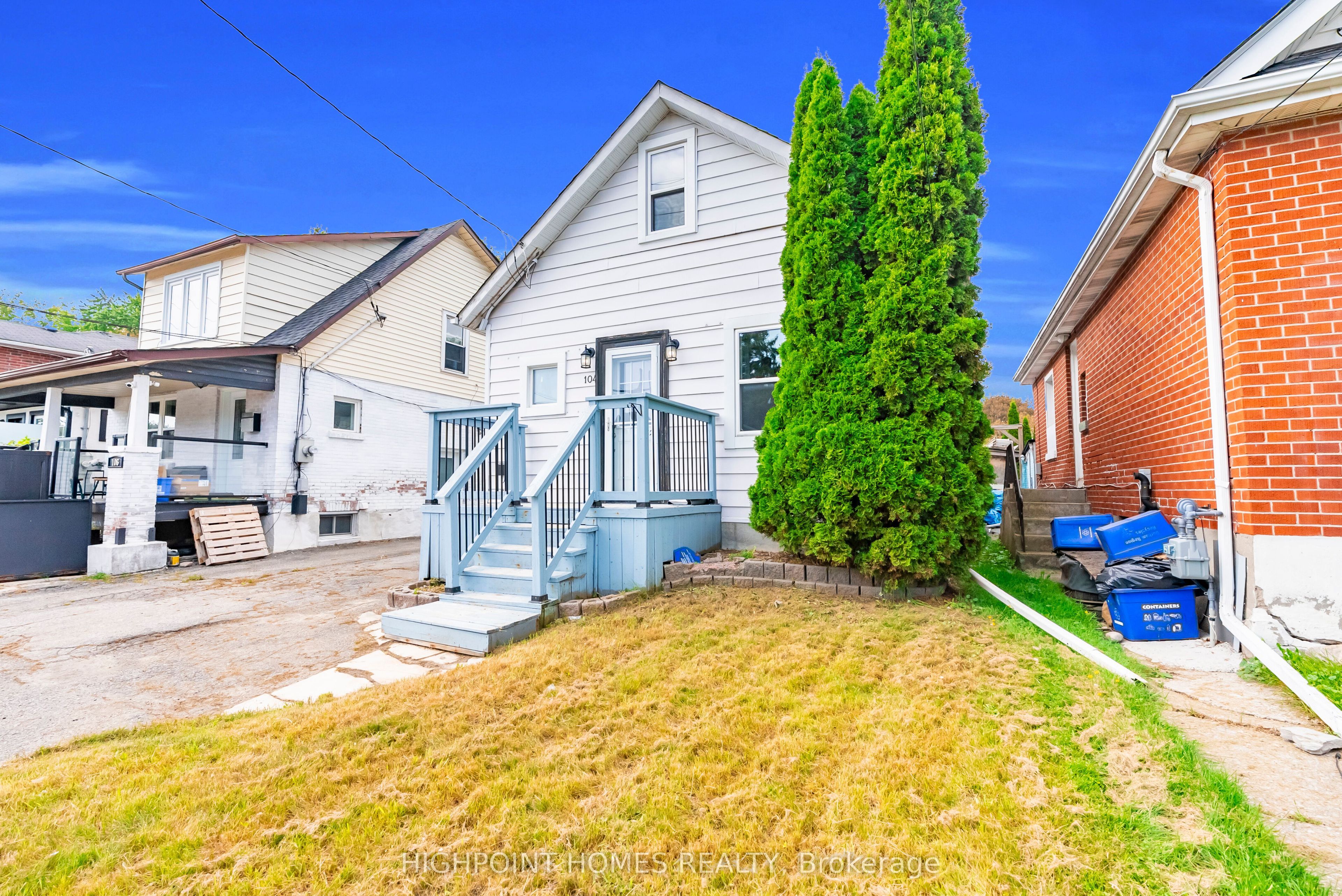 104 Park Road S Property Photo 3