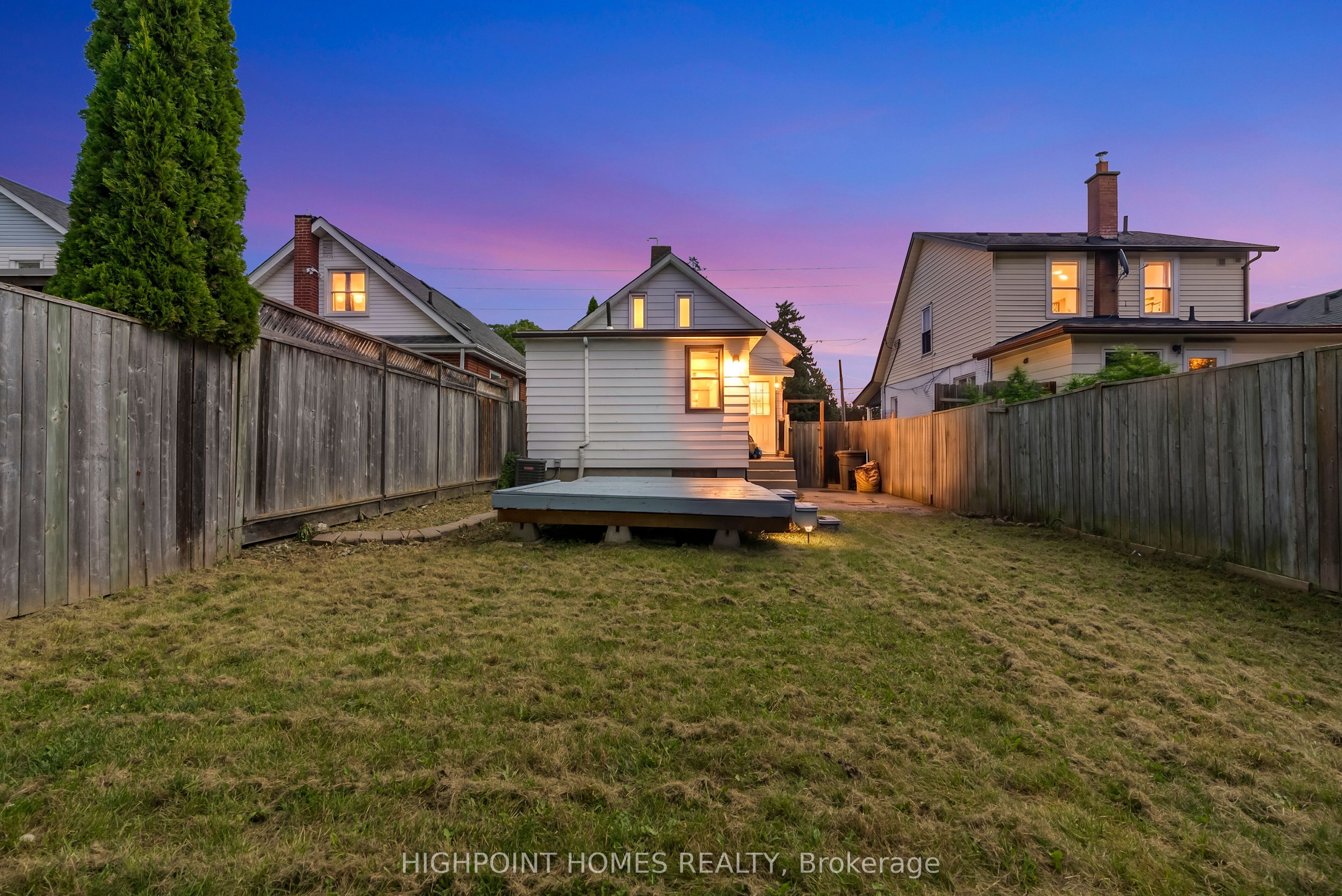 104 Park Road S Property Photo 32
