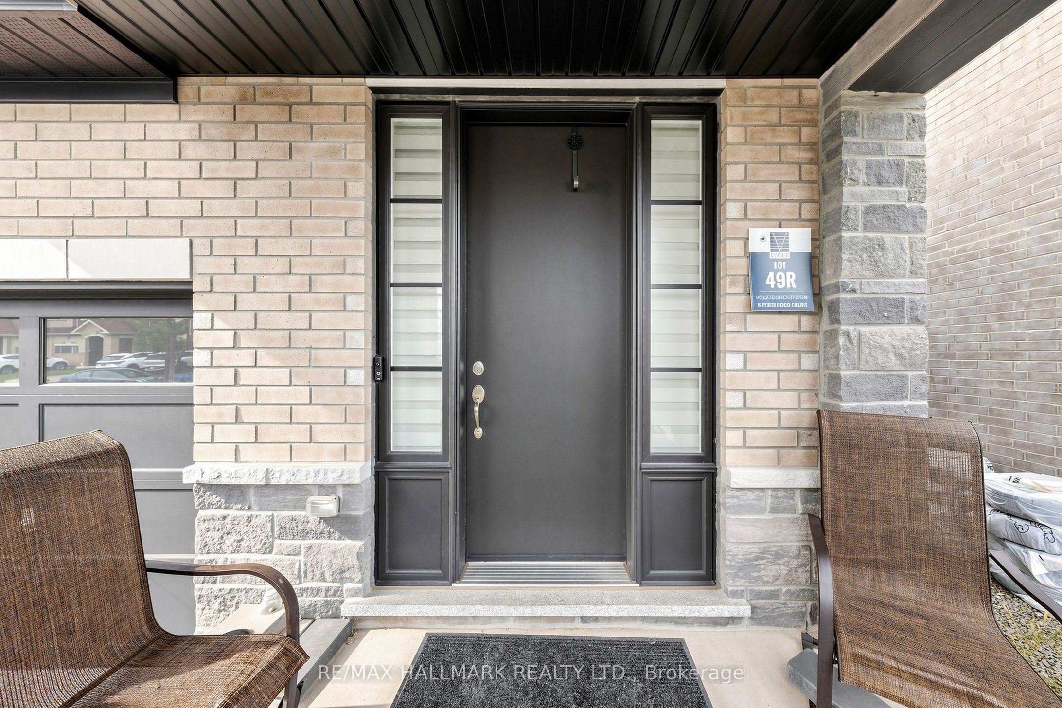 6 Peter Hogg Court Property Photo 2