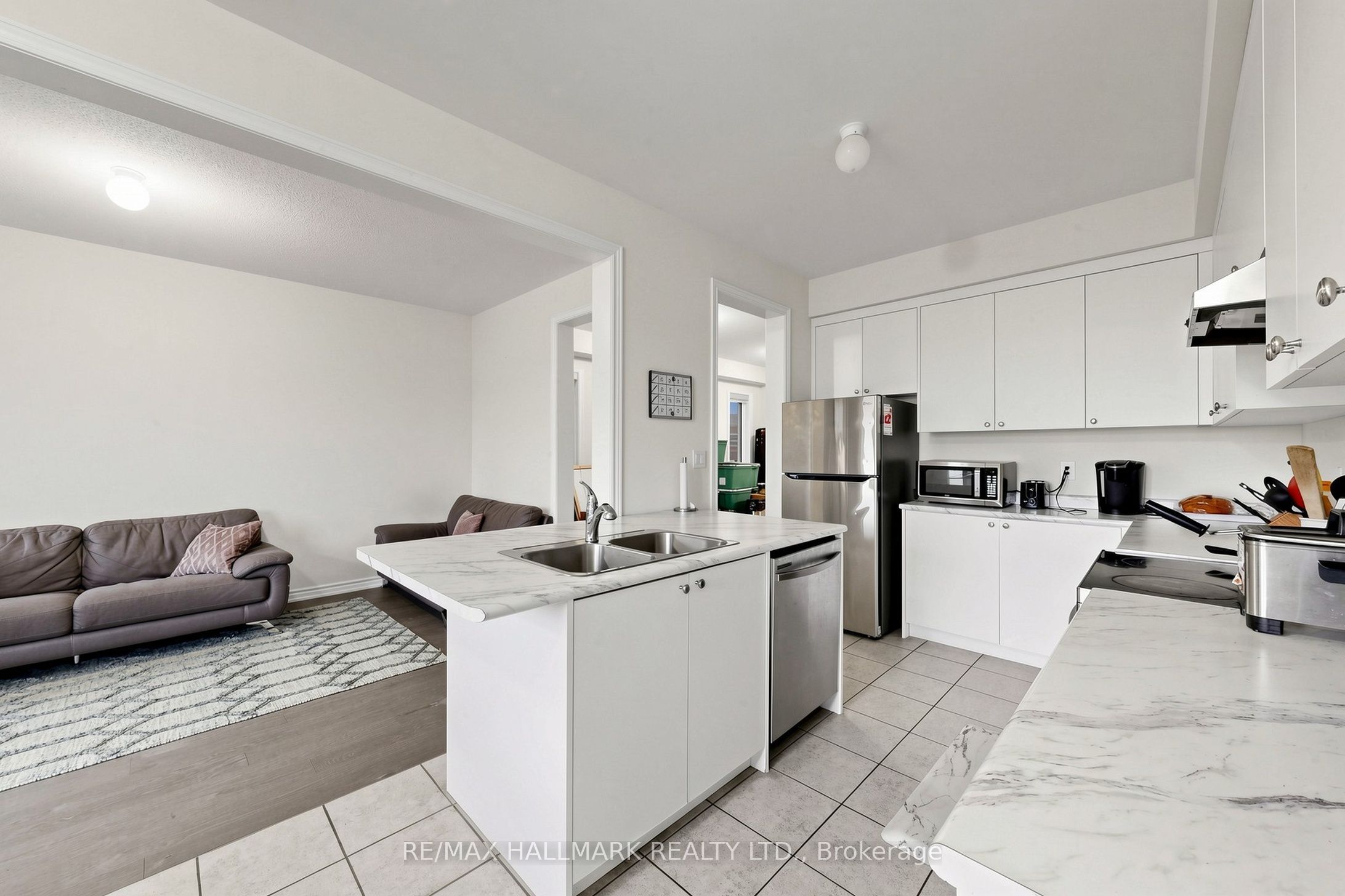 6 Peter Hogg Court Property Photo 12