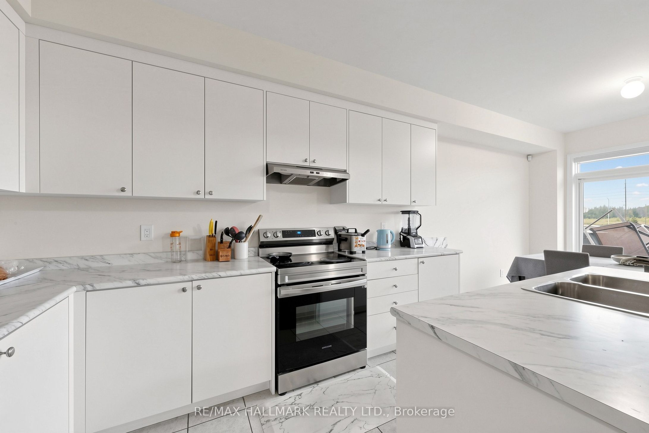 6 Peter Hogg Court Property Photo 13