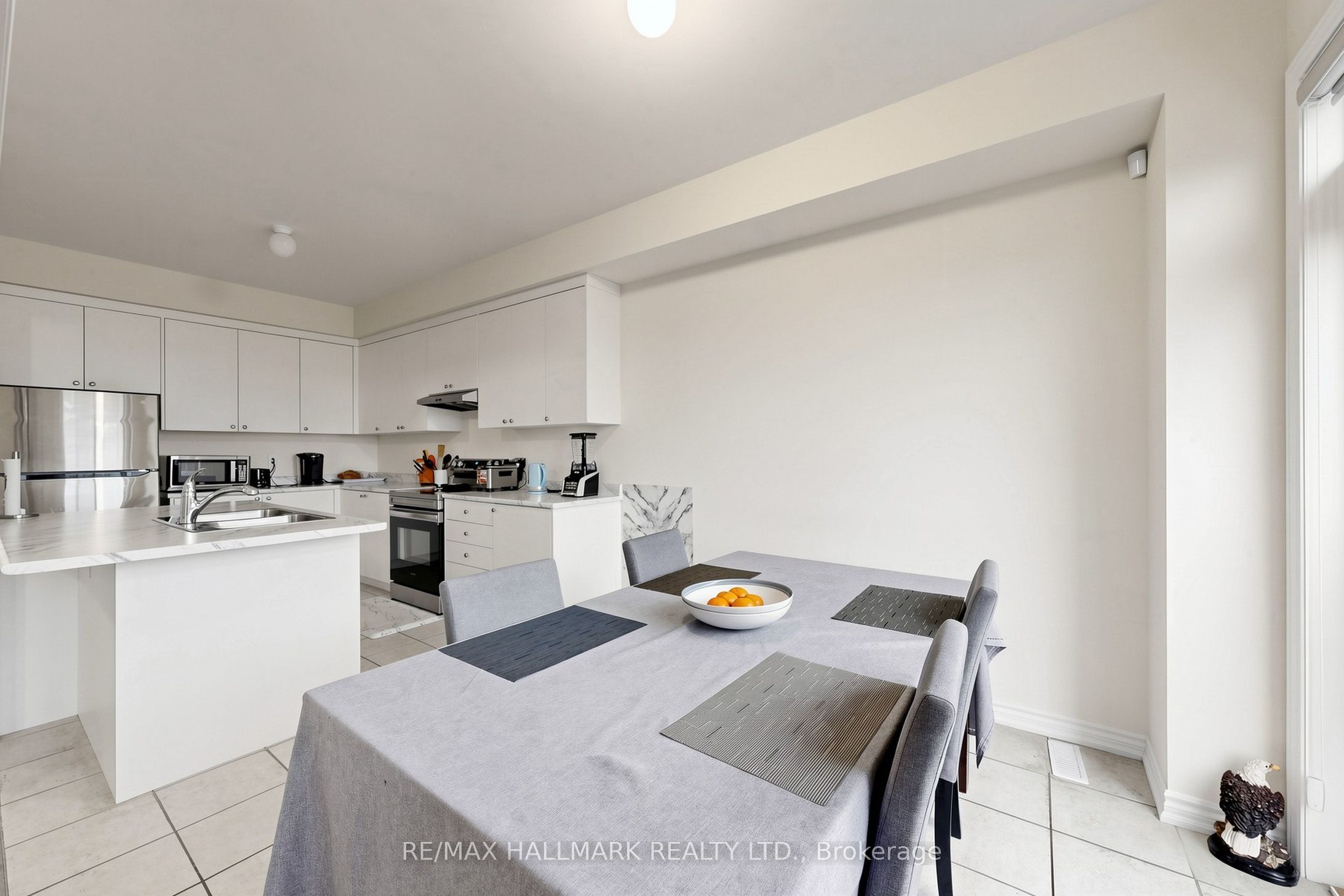 6 Peter Hogg Court Property Photo 18