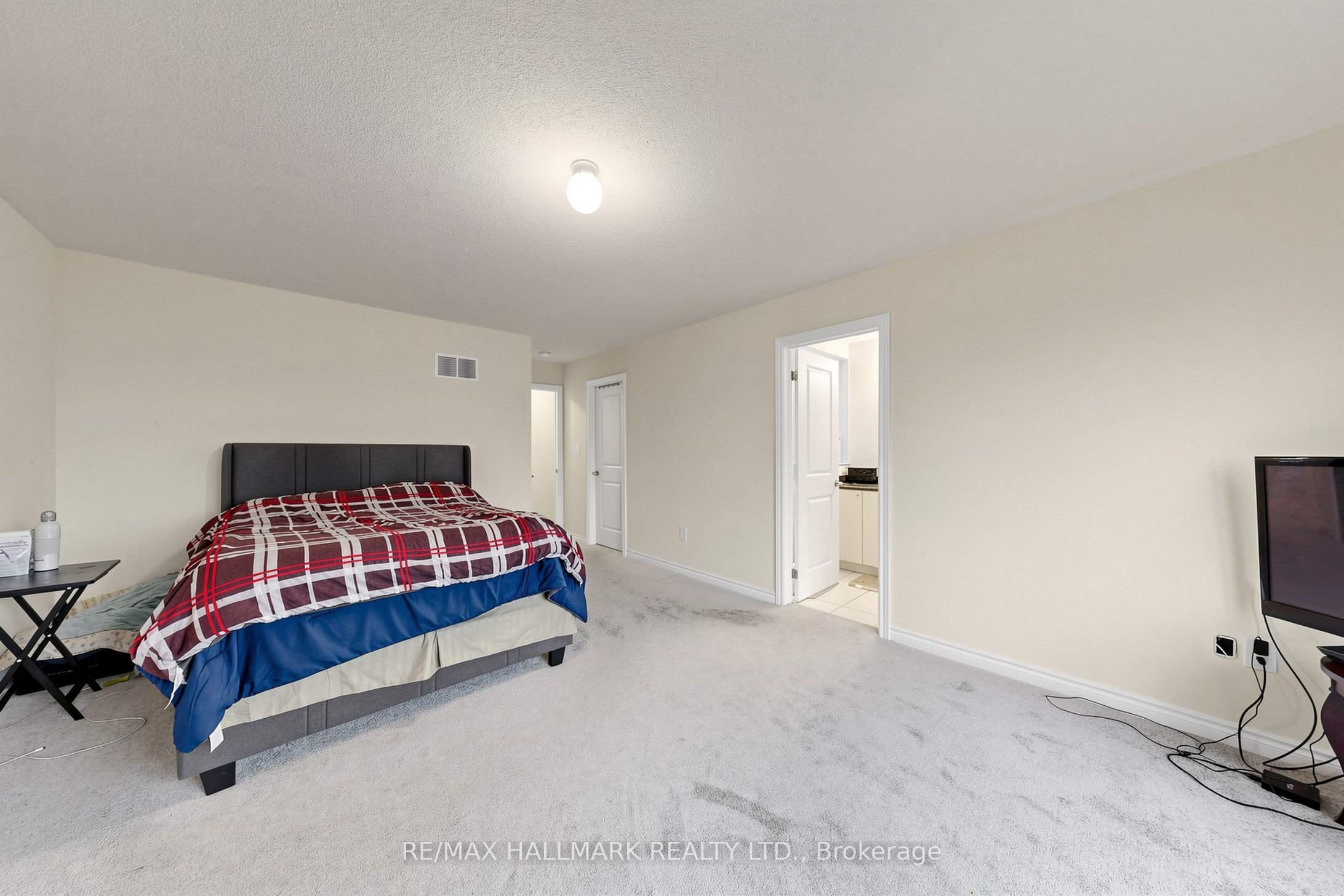 6 Peter Hogg Court Property Photo 28