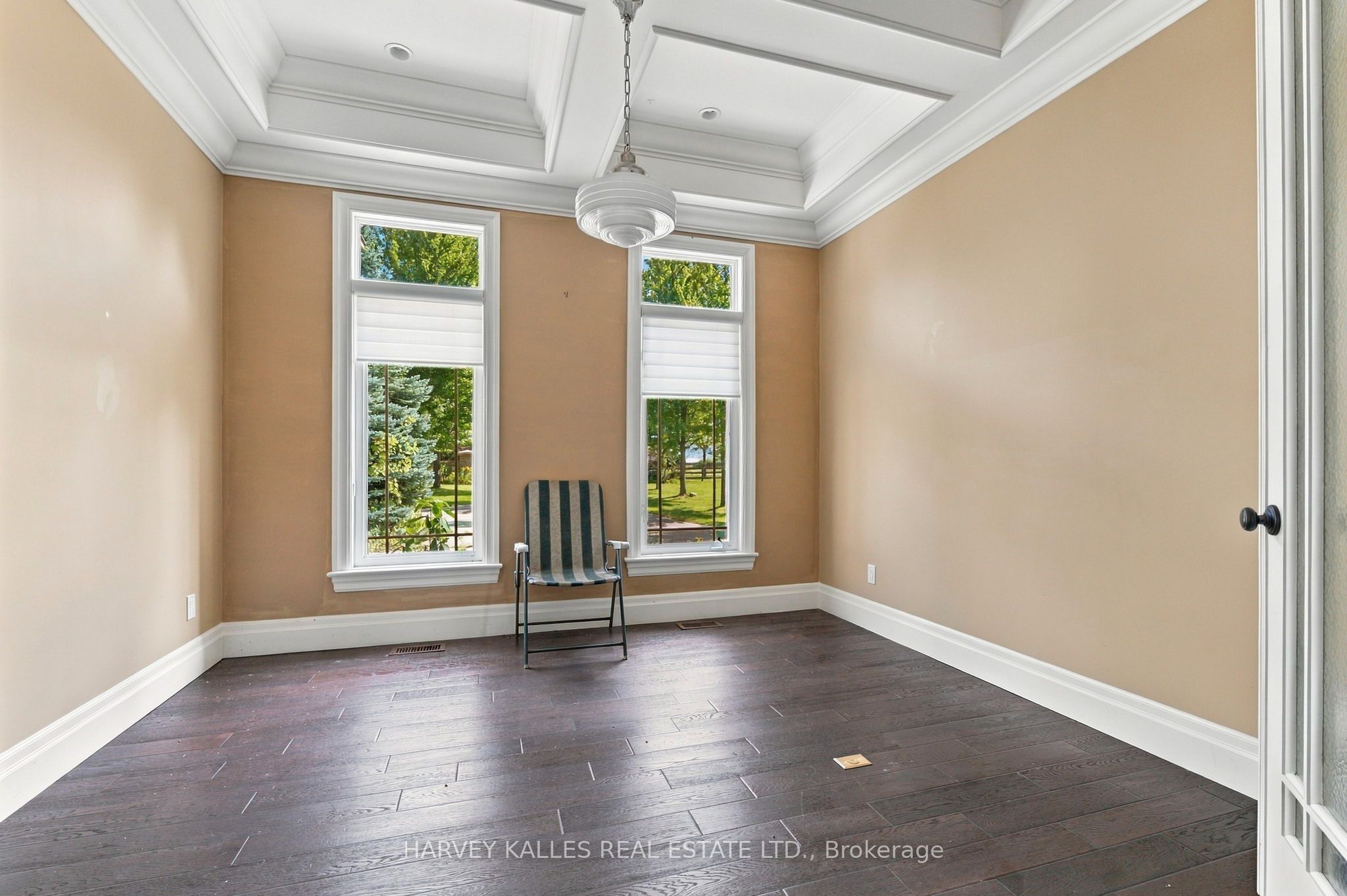7472 Ashburn Road Property Photo 7