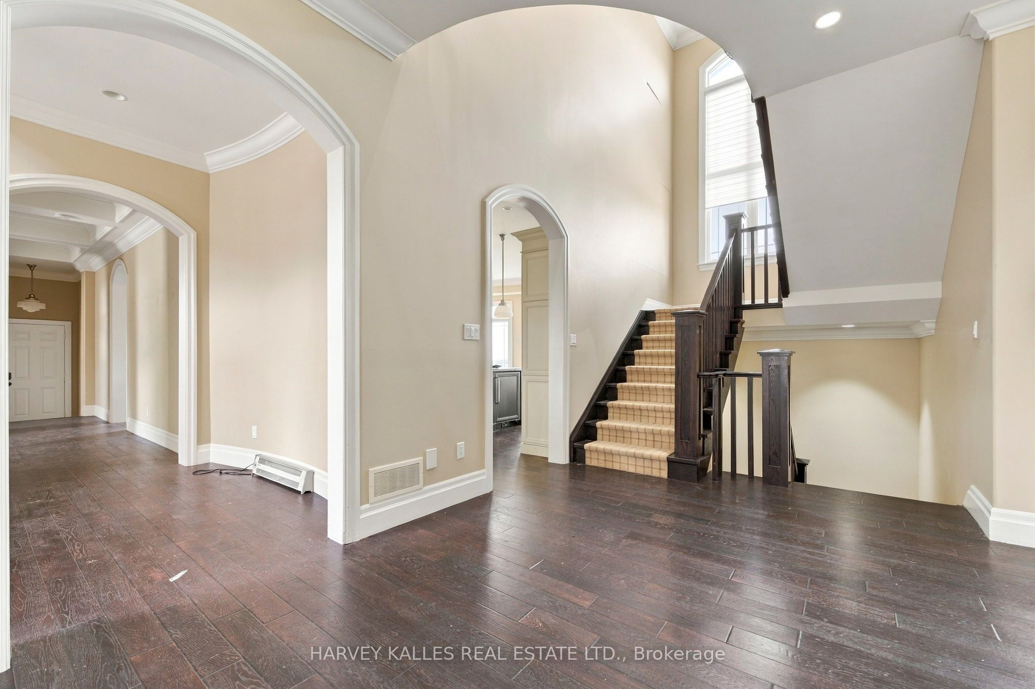 7472 Ashburn Road Property Photo 10