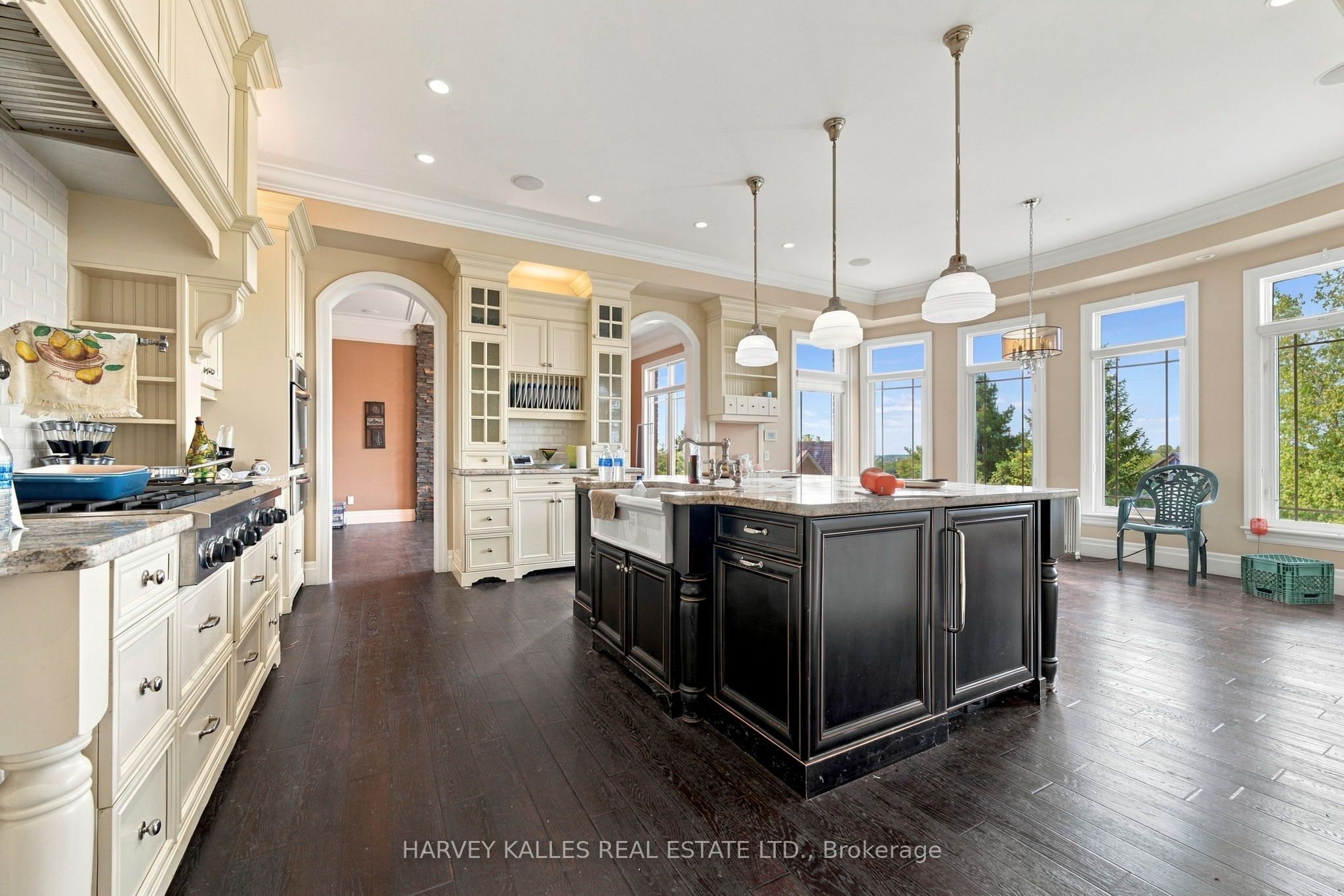 7472 Ashburn Road Property Photo 12