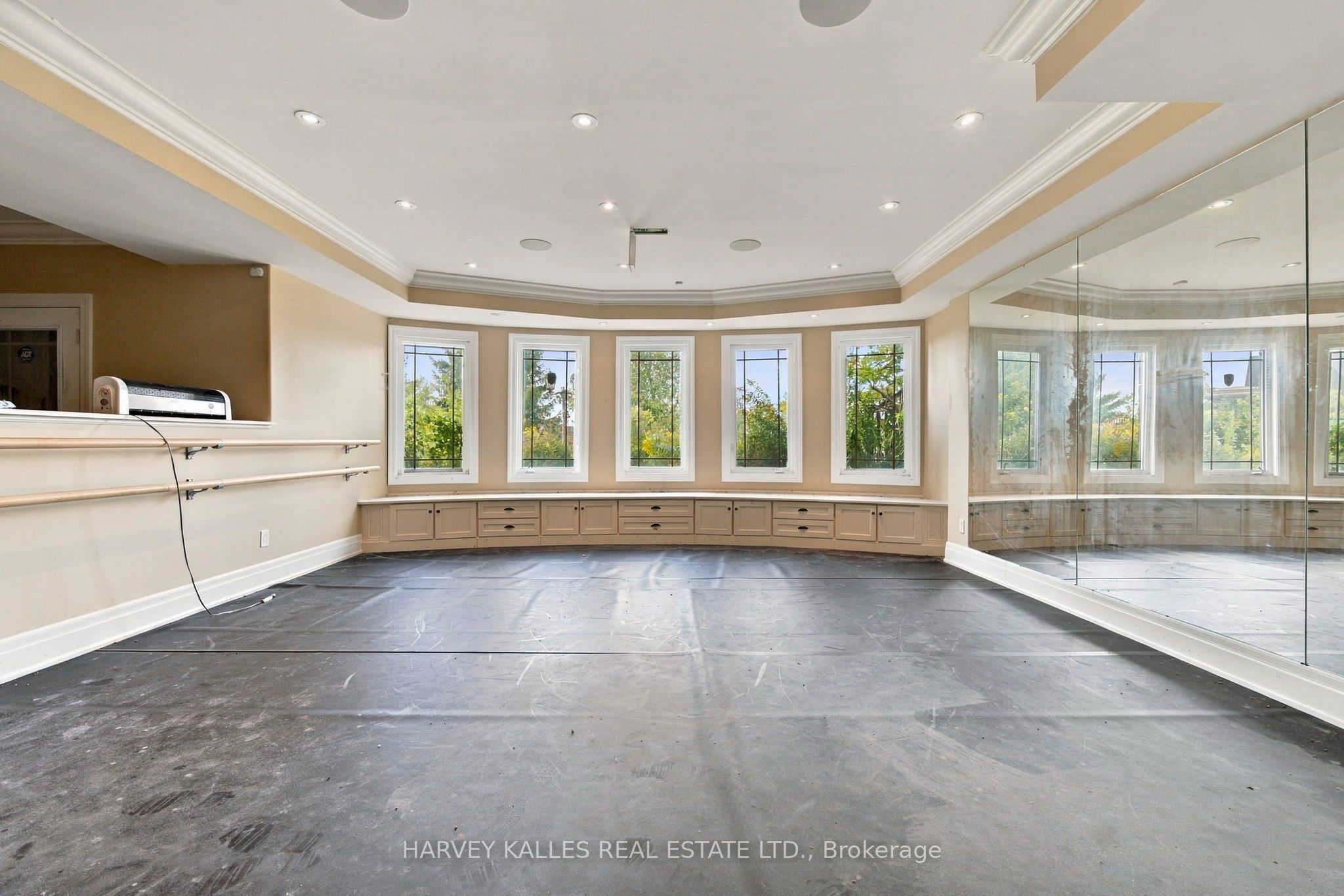 7472 Ashburn Road Property Photo 15