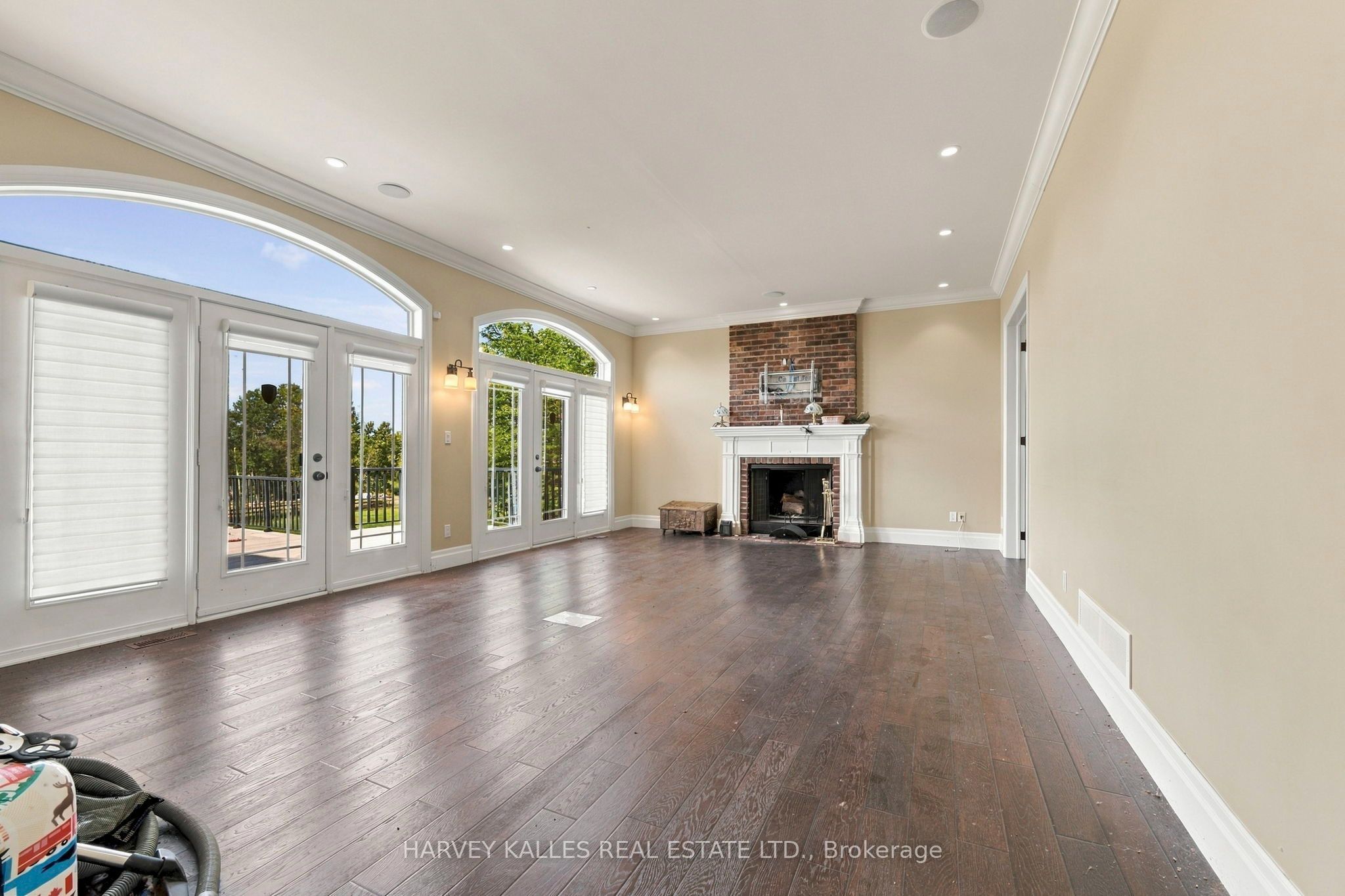 7472 Ashburn Road Property Photo 16
