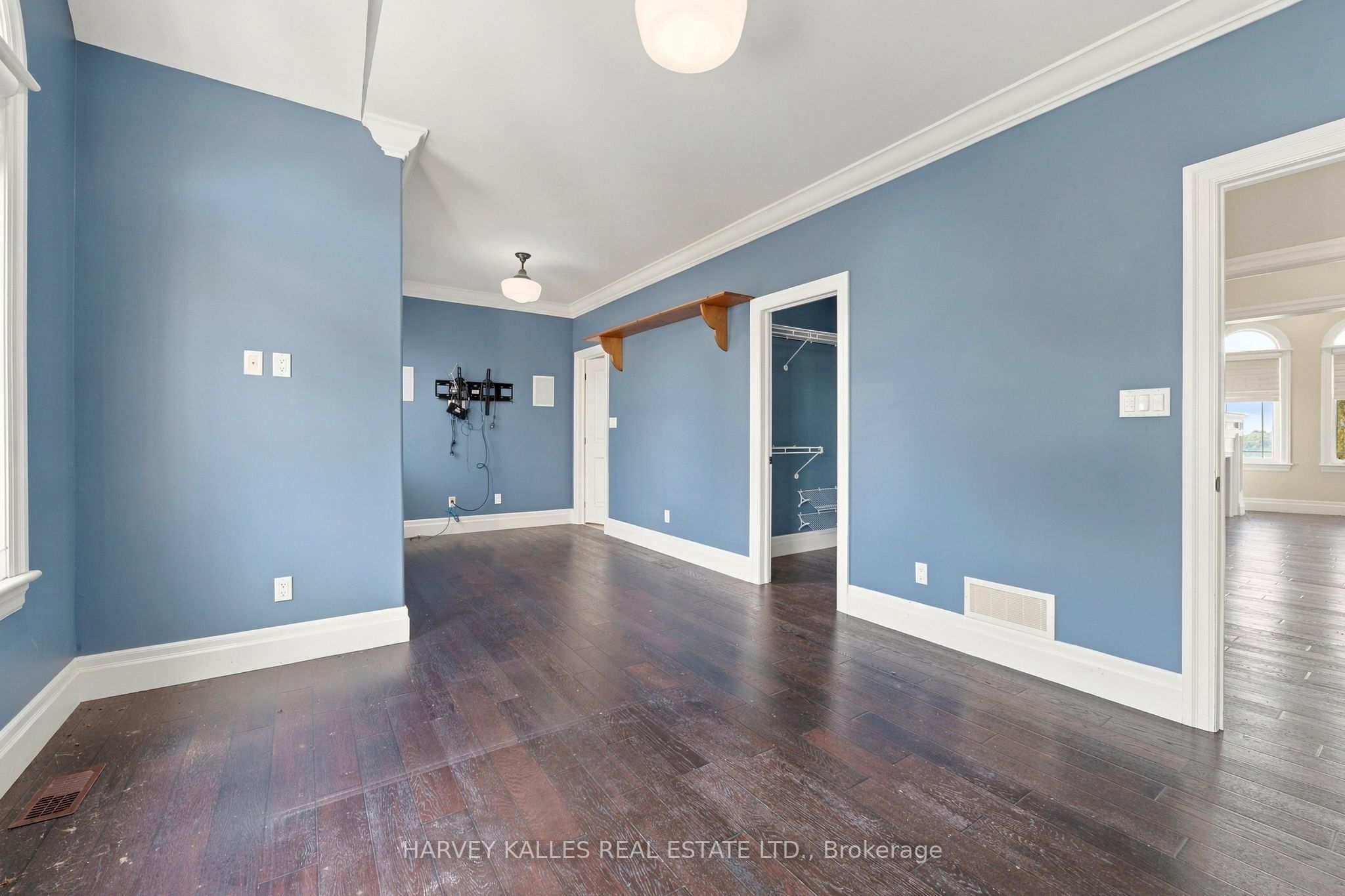 7472 Ashburn Road Property Photo 28
