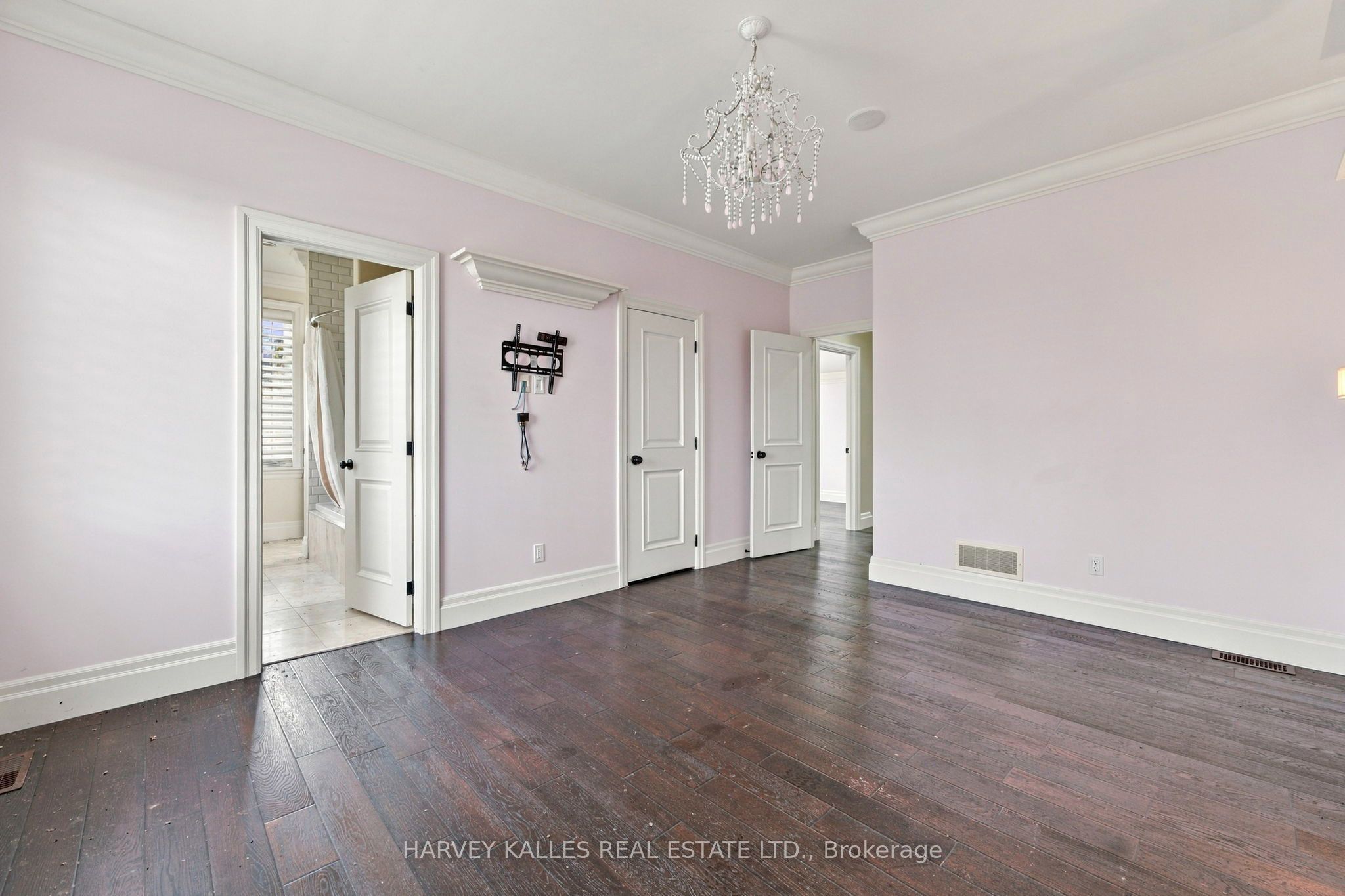 7472 Ashburn Road Property Photo 32