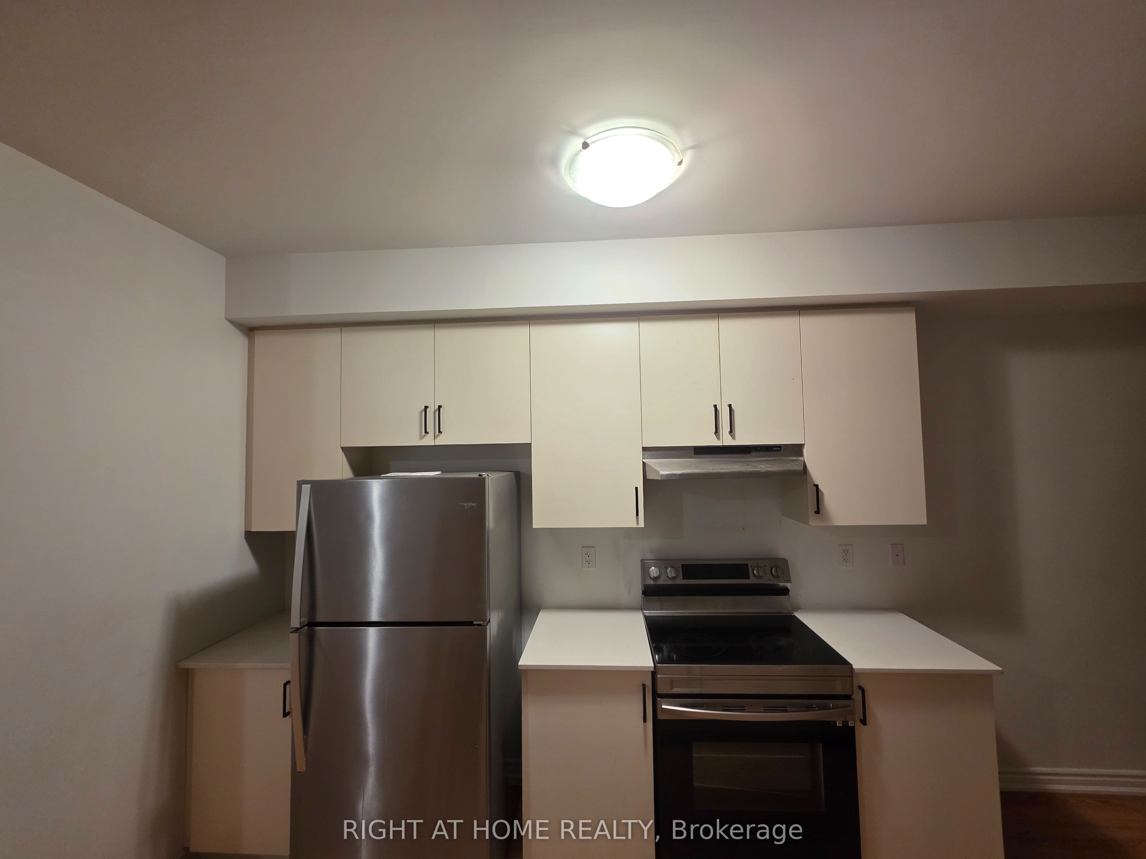 765 Eddystone Path Property Photo 7