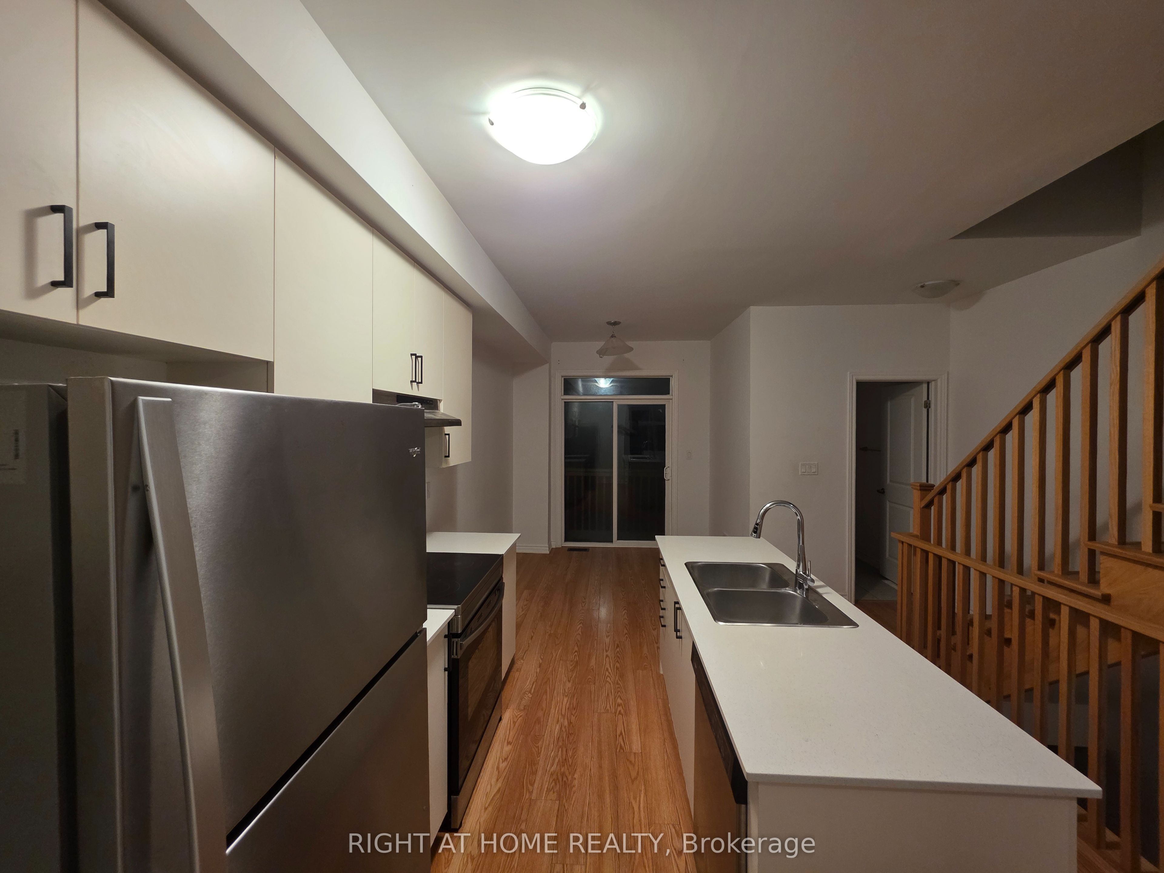 765 Eddystone Path Property Photo 8