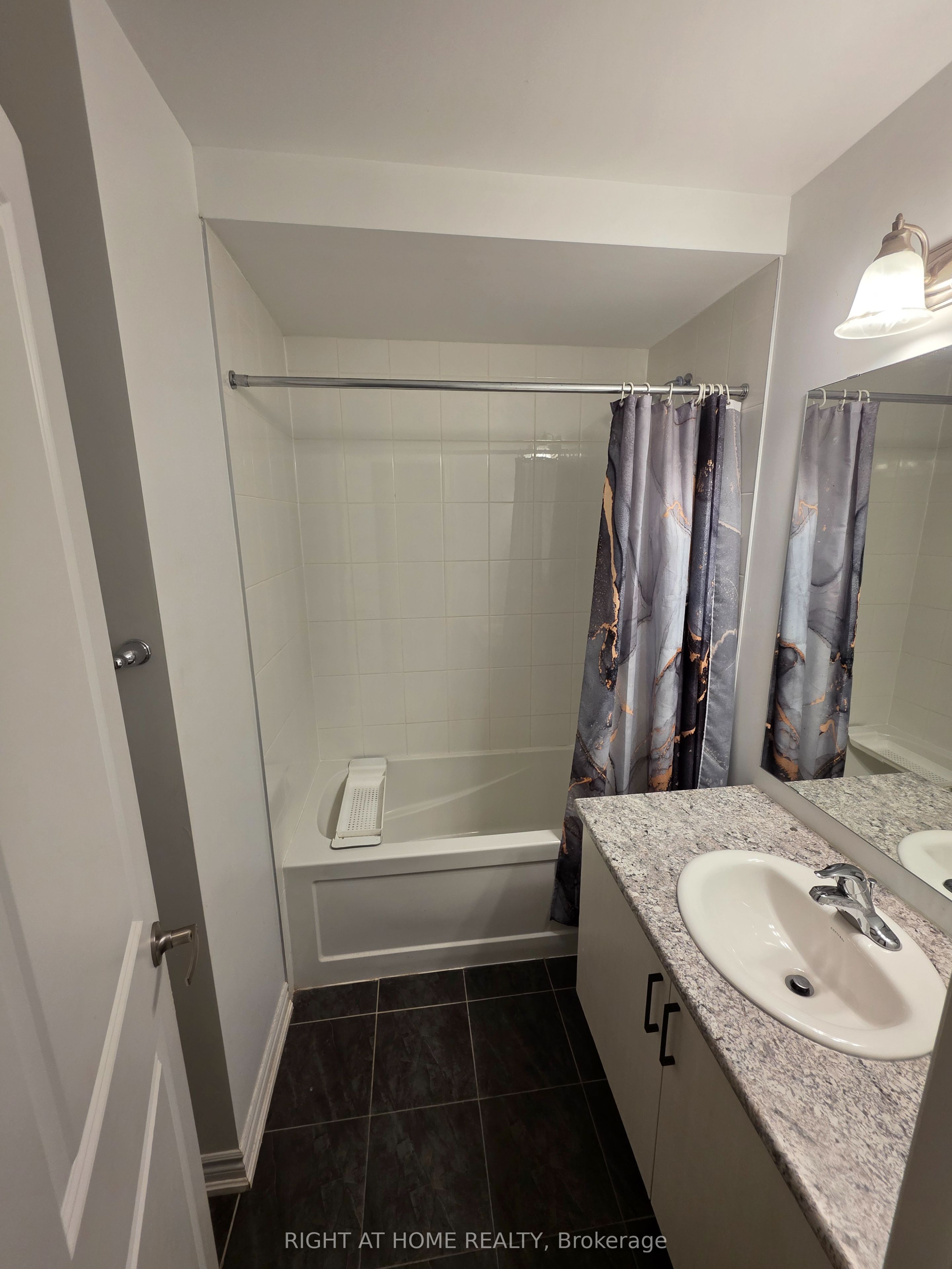 765 Eddystone Path Property Photo 14