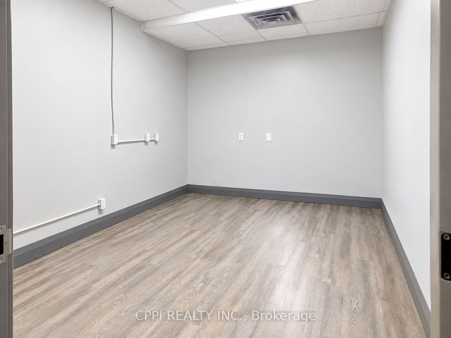 92 Church Street S Internal Office Property Photo 2