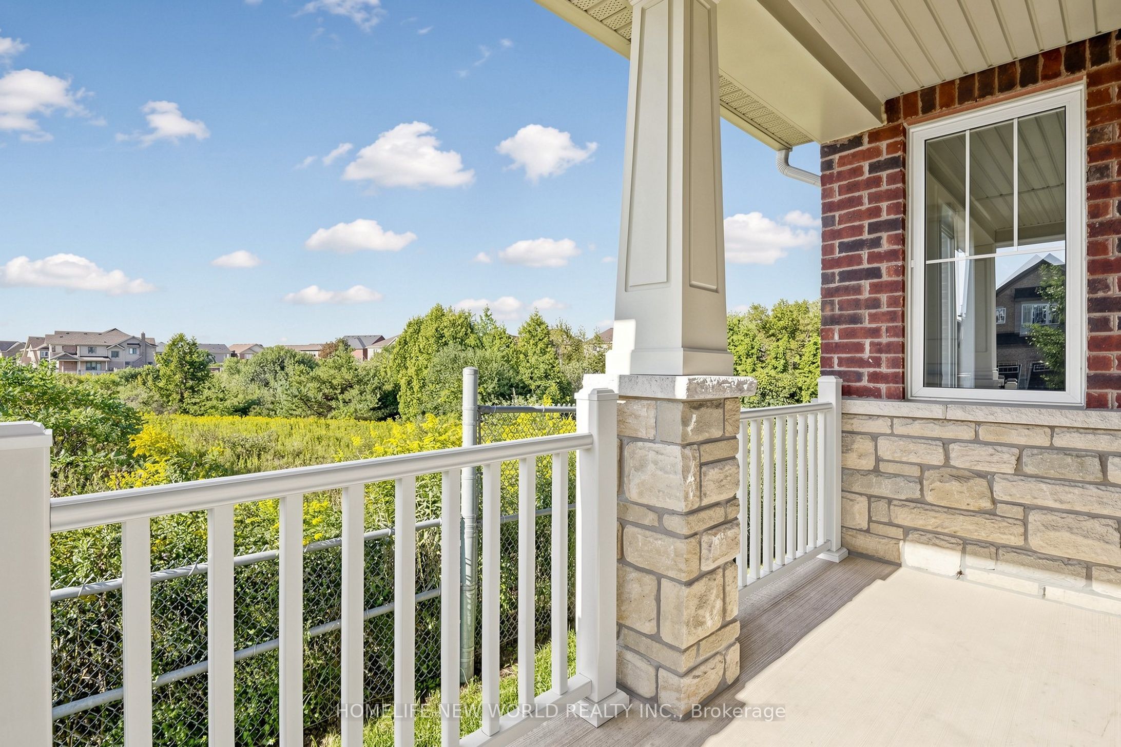 2458 Bridle Road Property Photo 4
