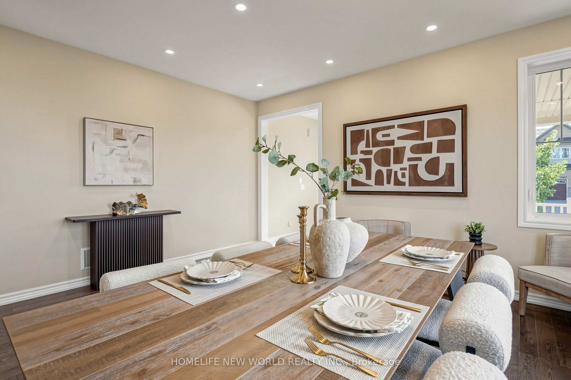 2458 Bridle Road Property Photo 14