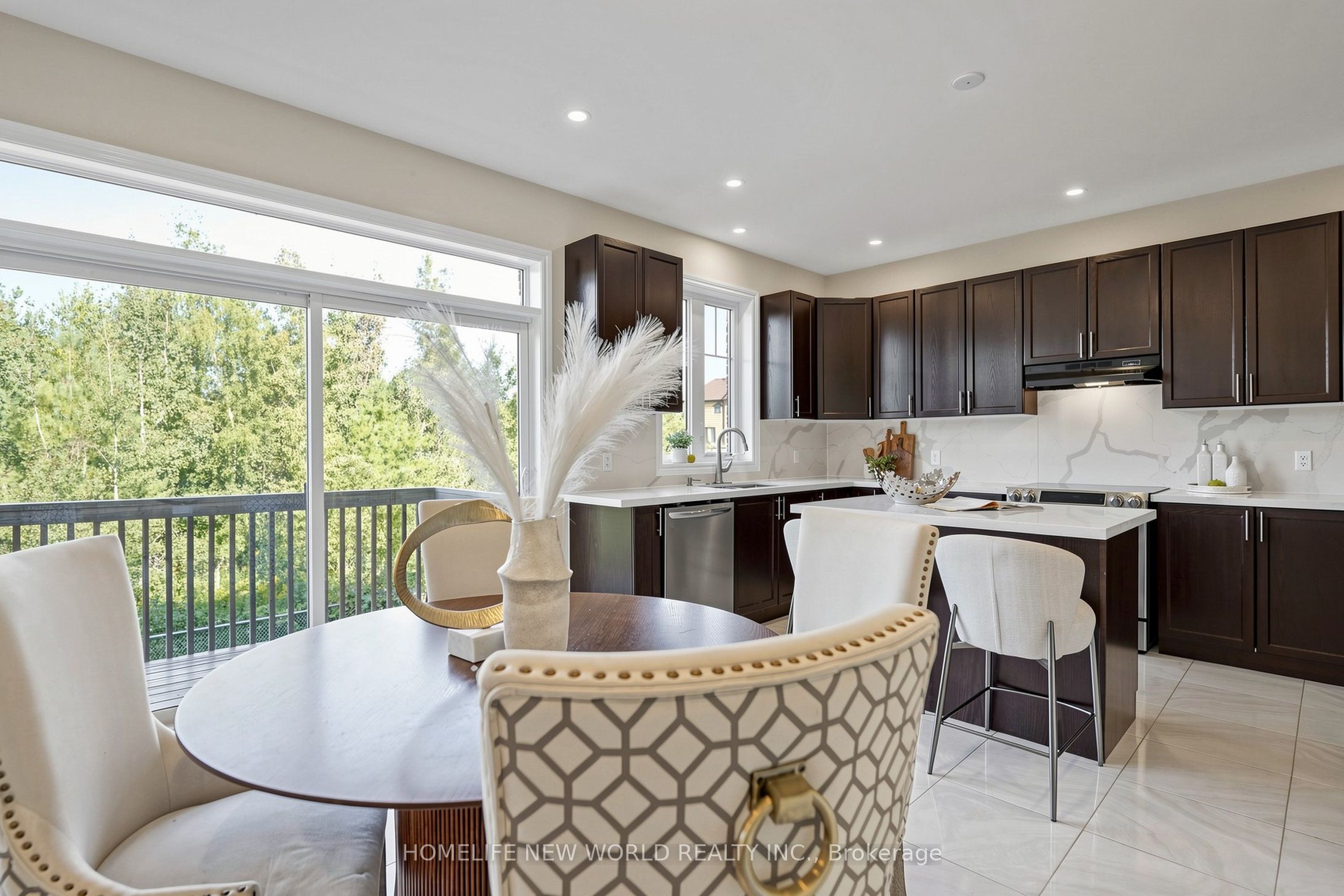 2458 Bridle Road Property Photo 19