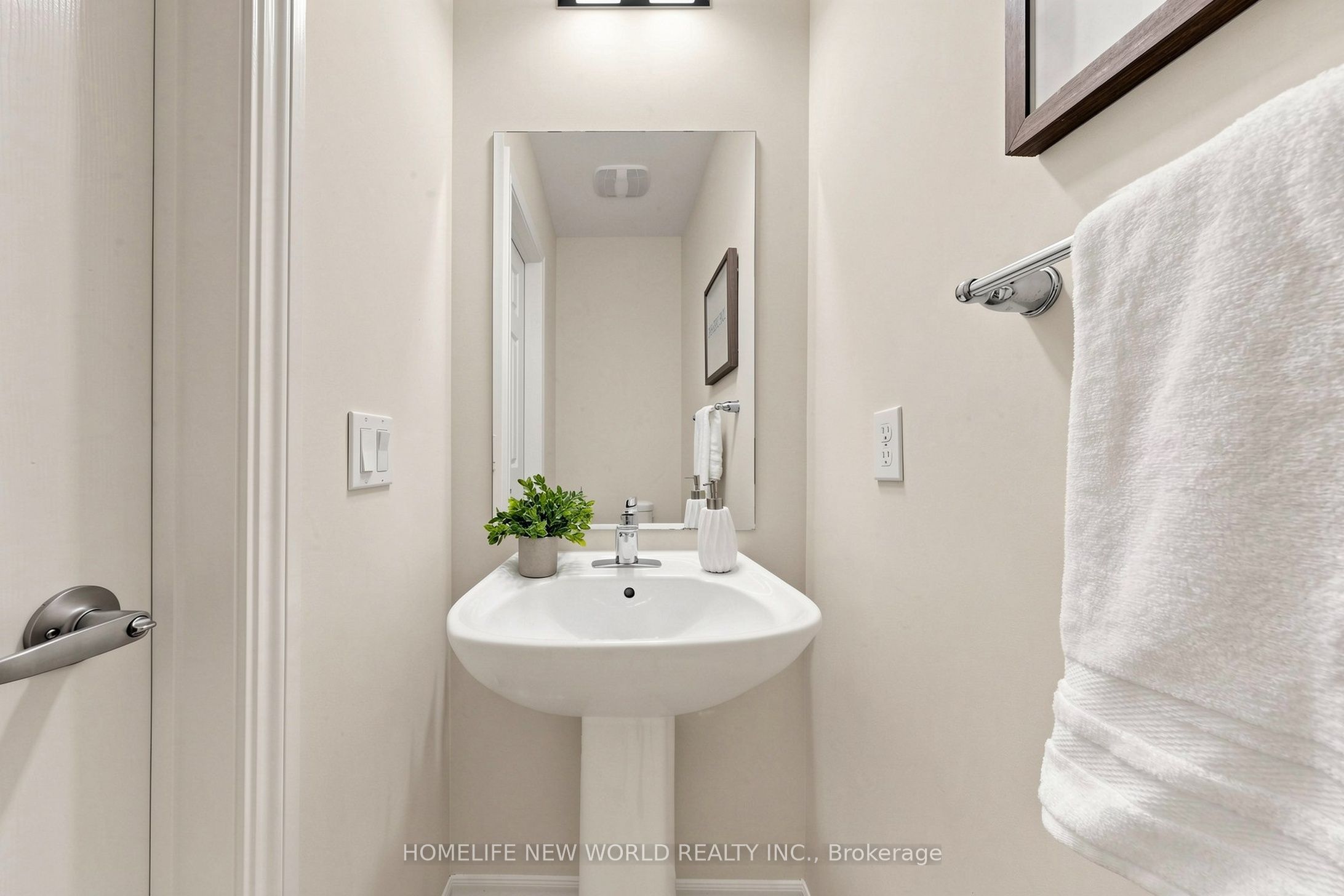 2458 Bridle Road Property Photo 21