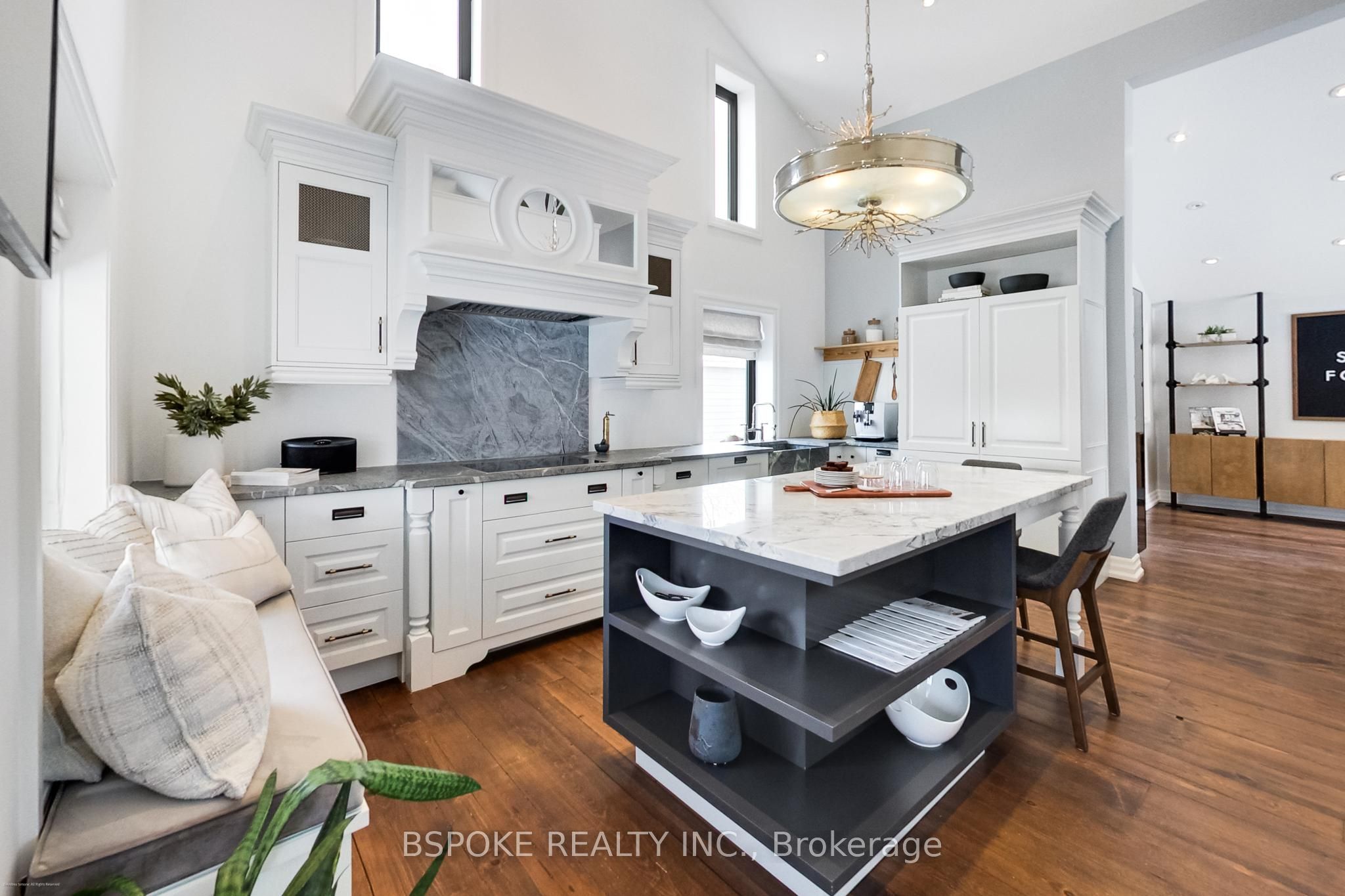 578 Kingston Road W